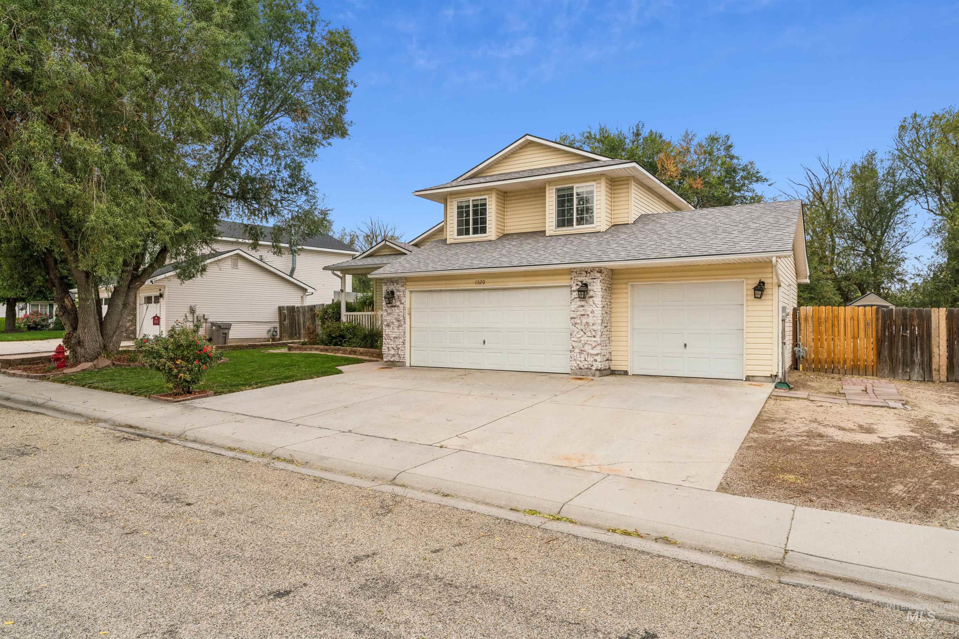1320 New York Property Photo 29