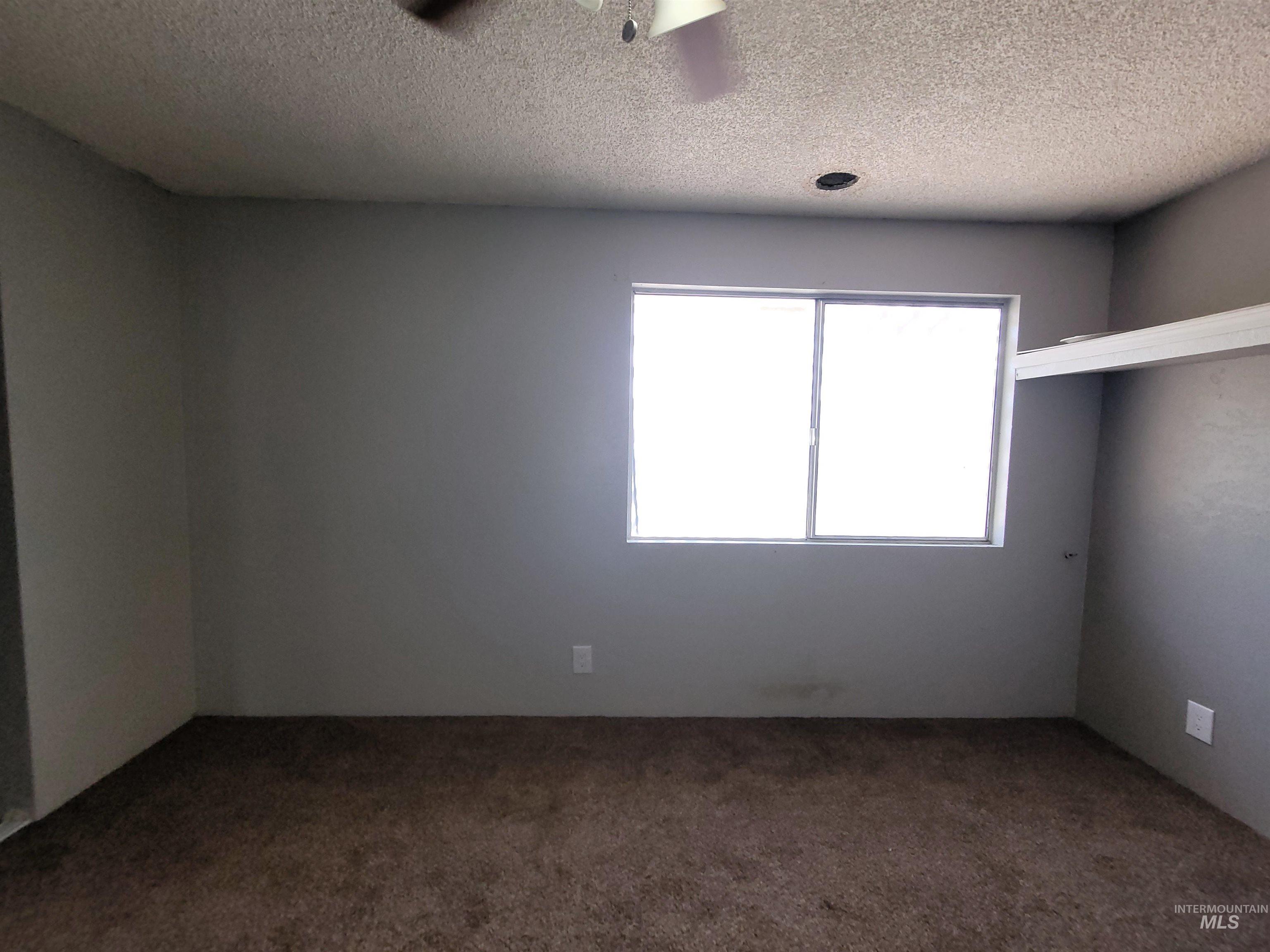 647 Brookside Ct Property Photo 9