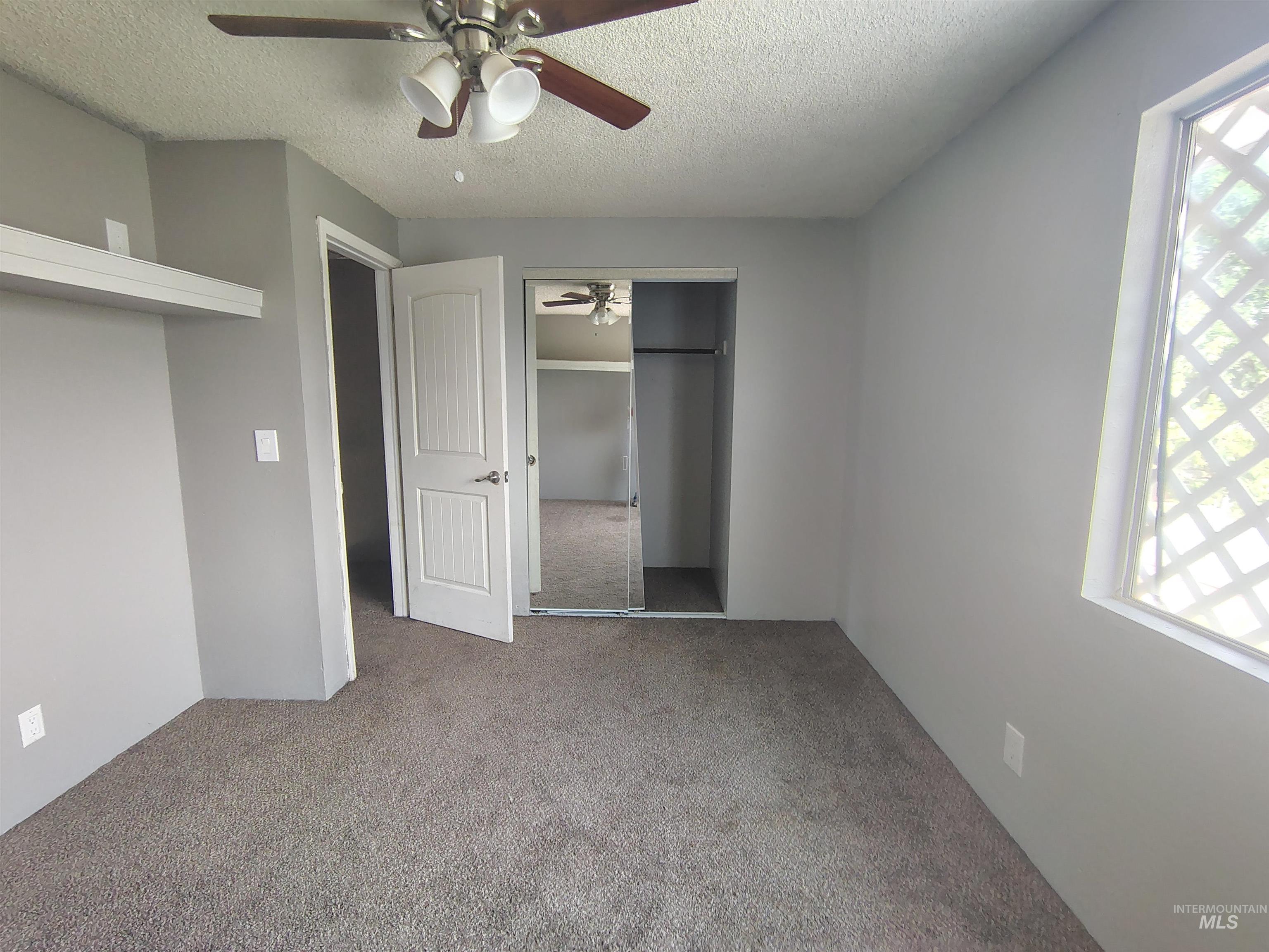647 Brookside Ct Property Photo 16