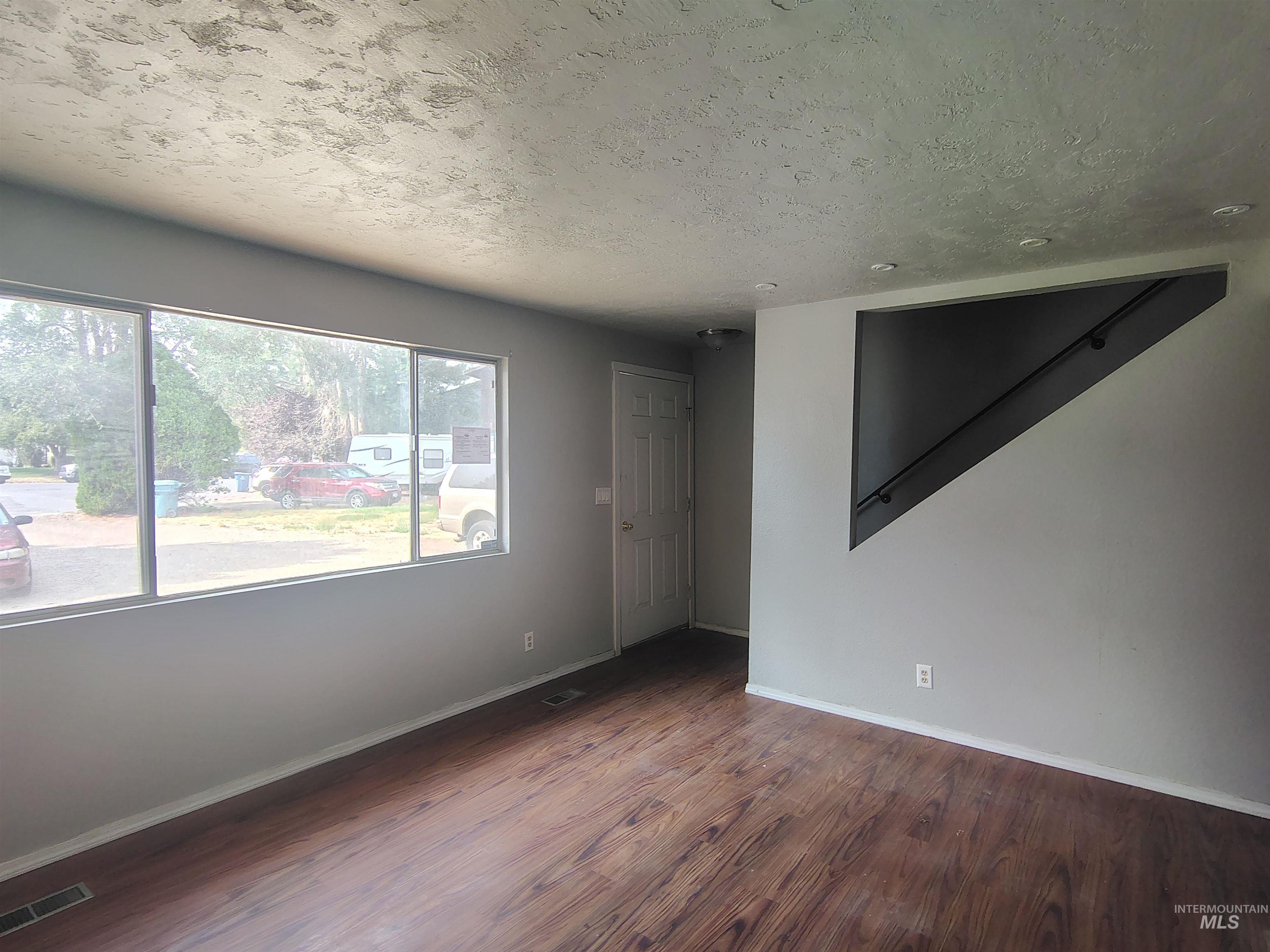 647 Brookside Ct Property Photo 20