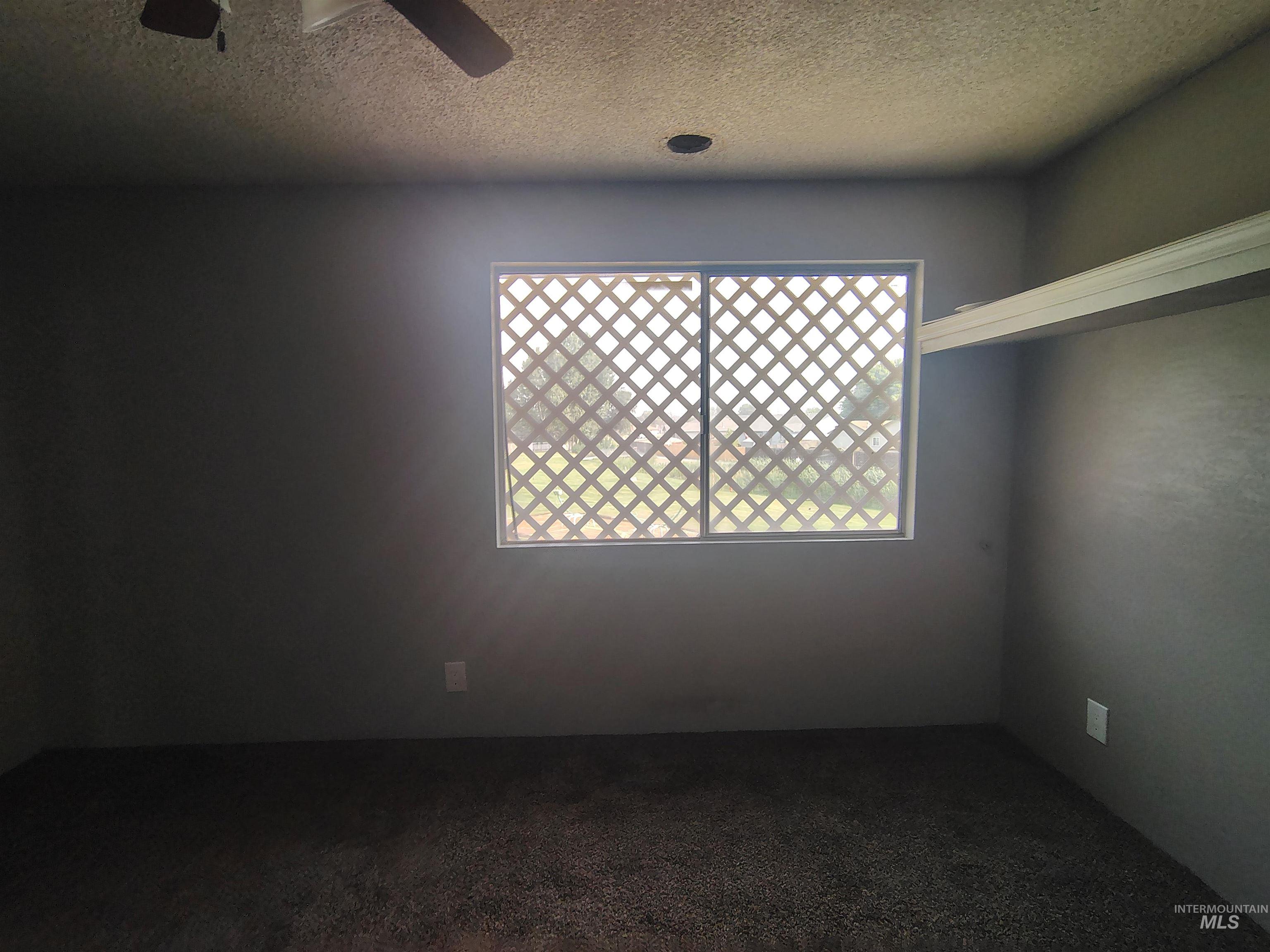 647 Brookside Ct Property Photo 21