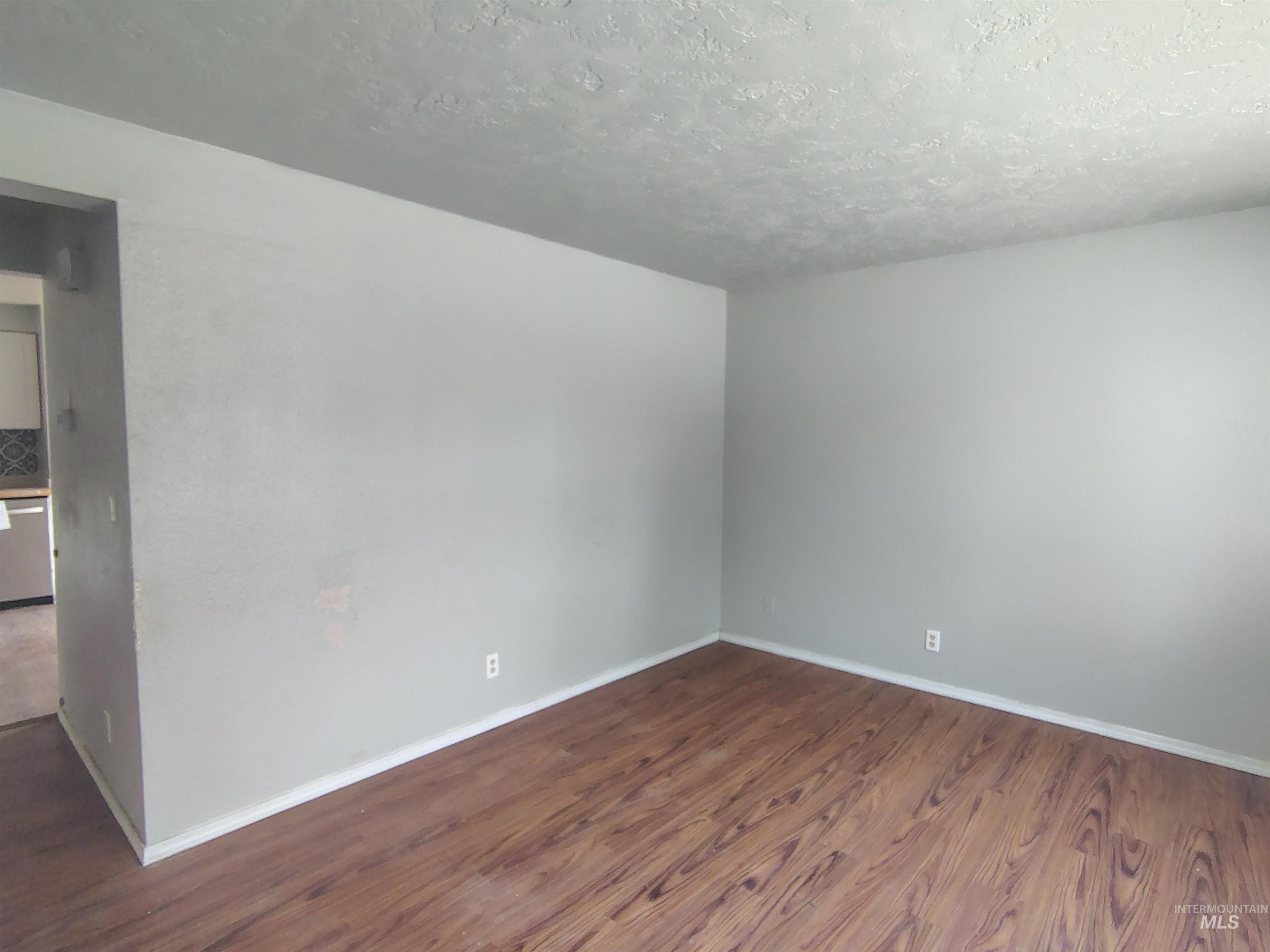 647 Brookside Ct Property Photo 22