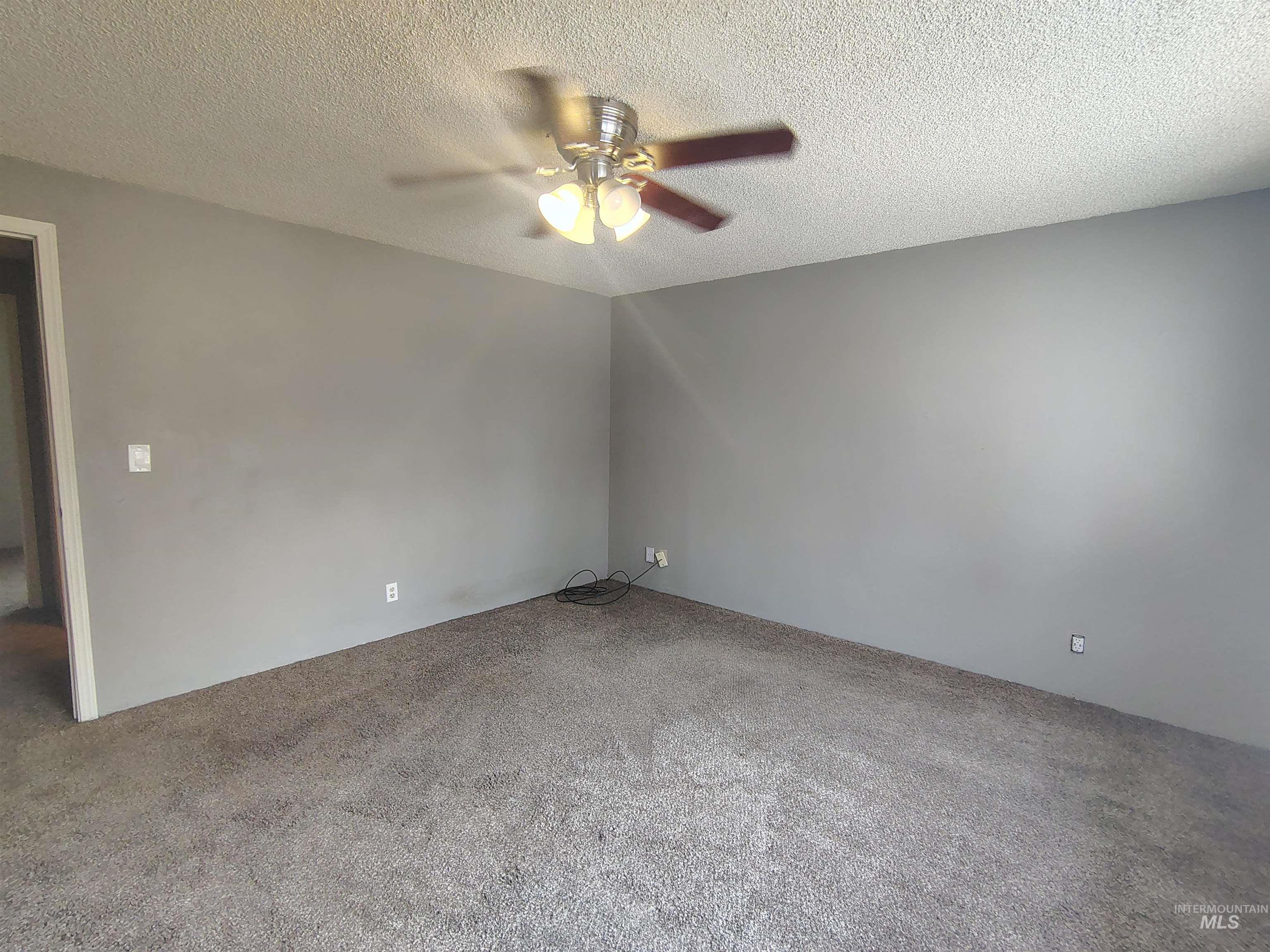 647 Brookside Ct Property Photo 23