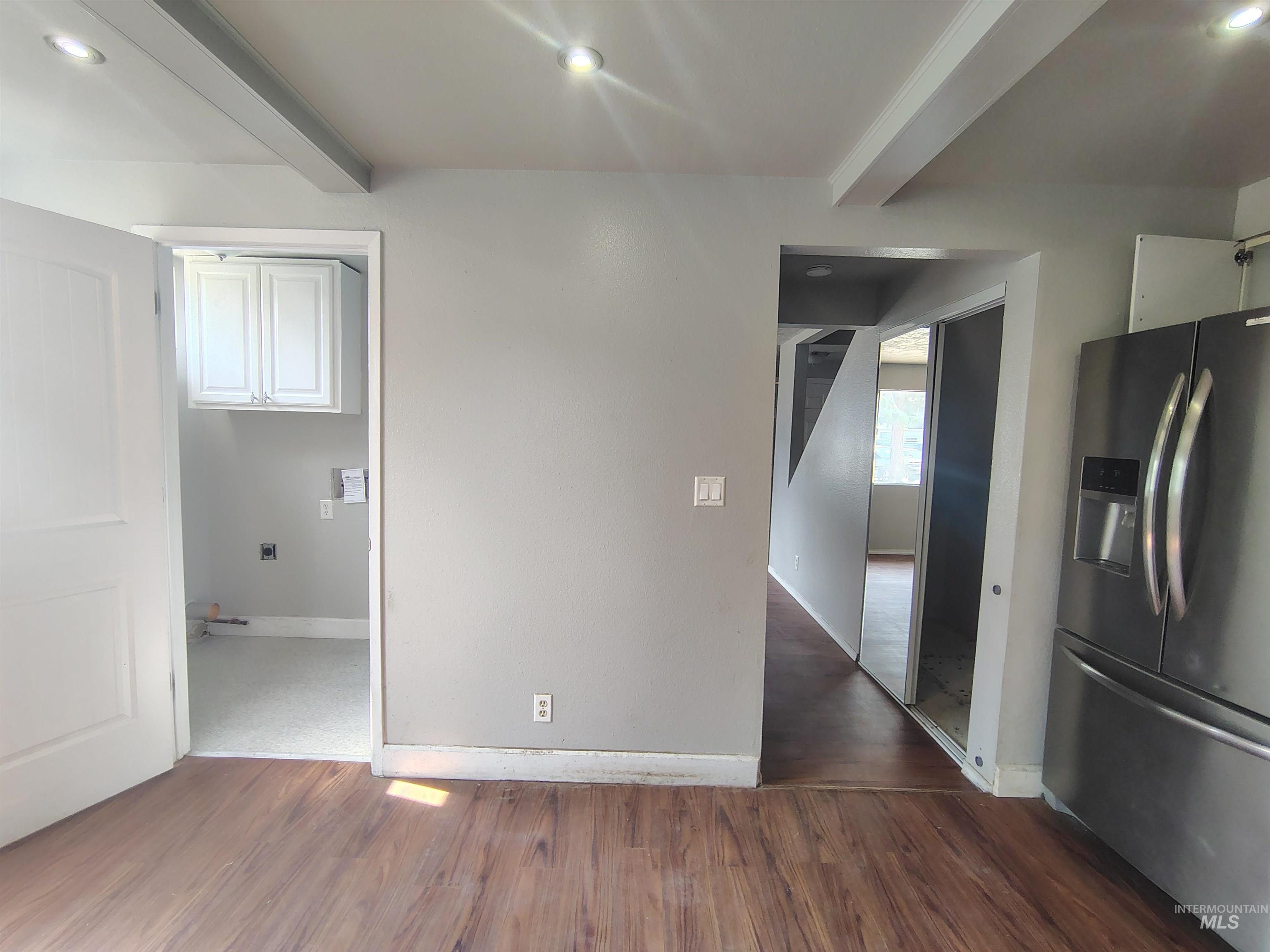 647 Brookside Ct Property Photo 24