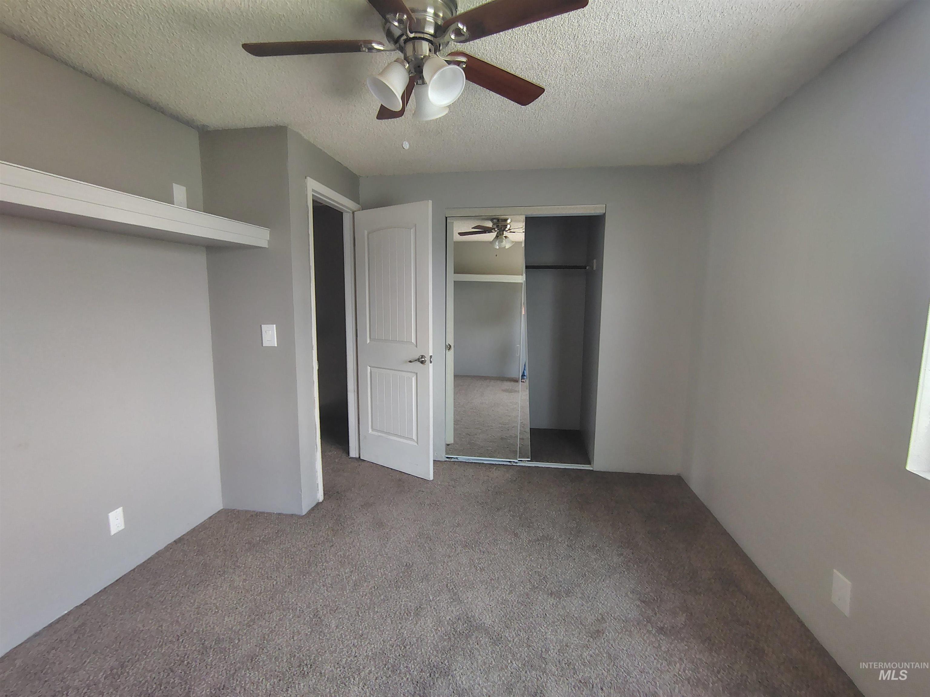 647 Brookside Ct Property Photo 29