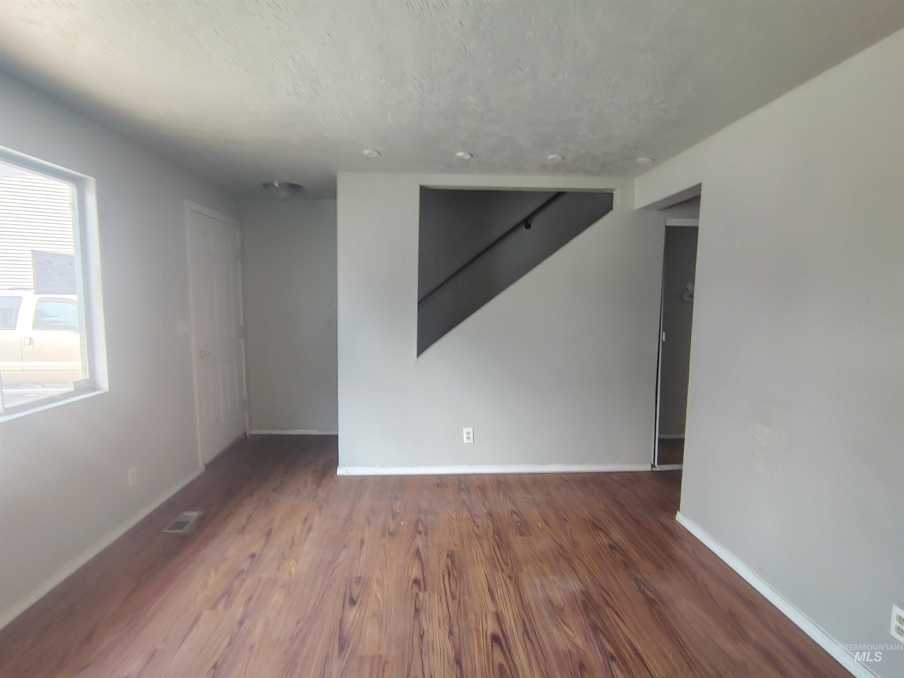 647 Brookside Ct Property Photo 30