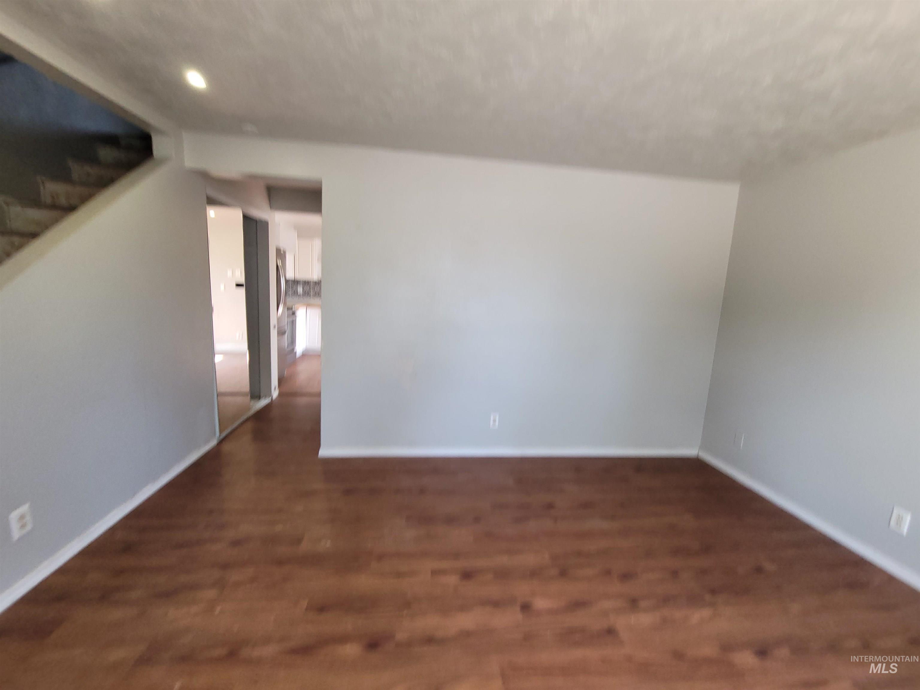 647 Brookside Ct Property Photo 34