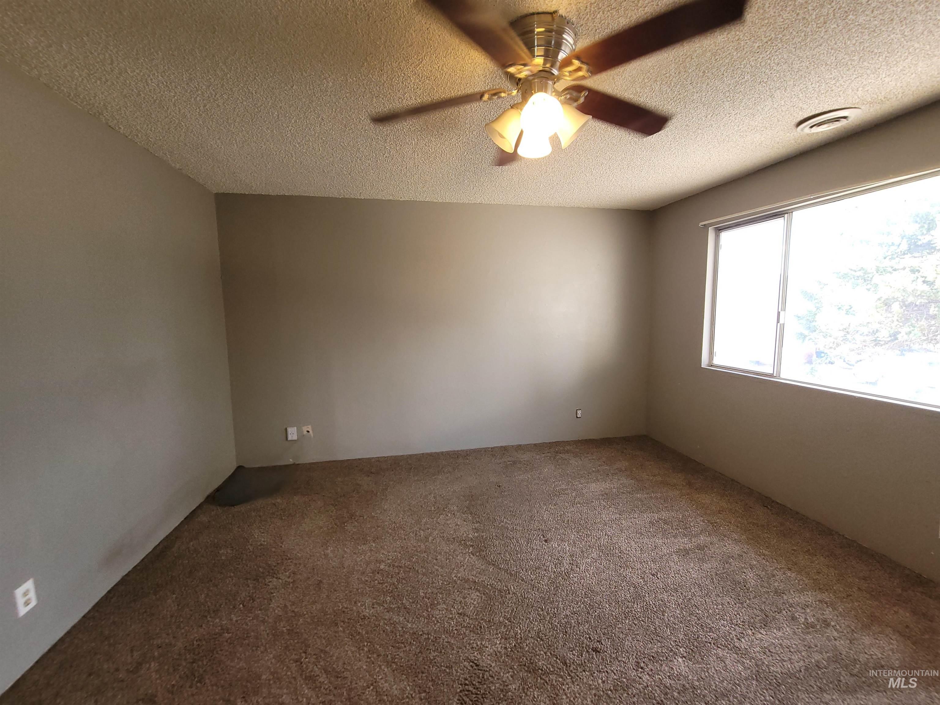 647 Brookside Ct Property Photo 37