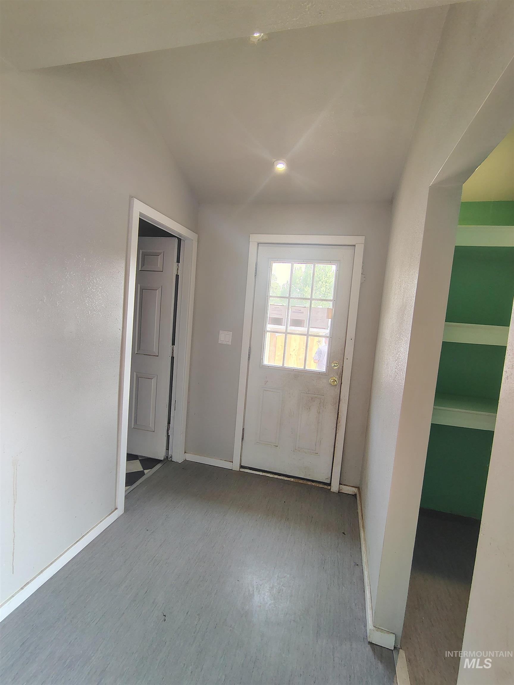 647 Brookside Ct Property Photo 42