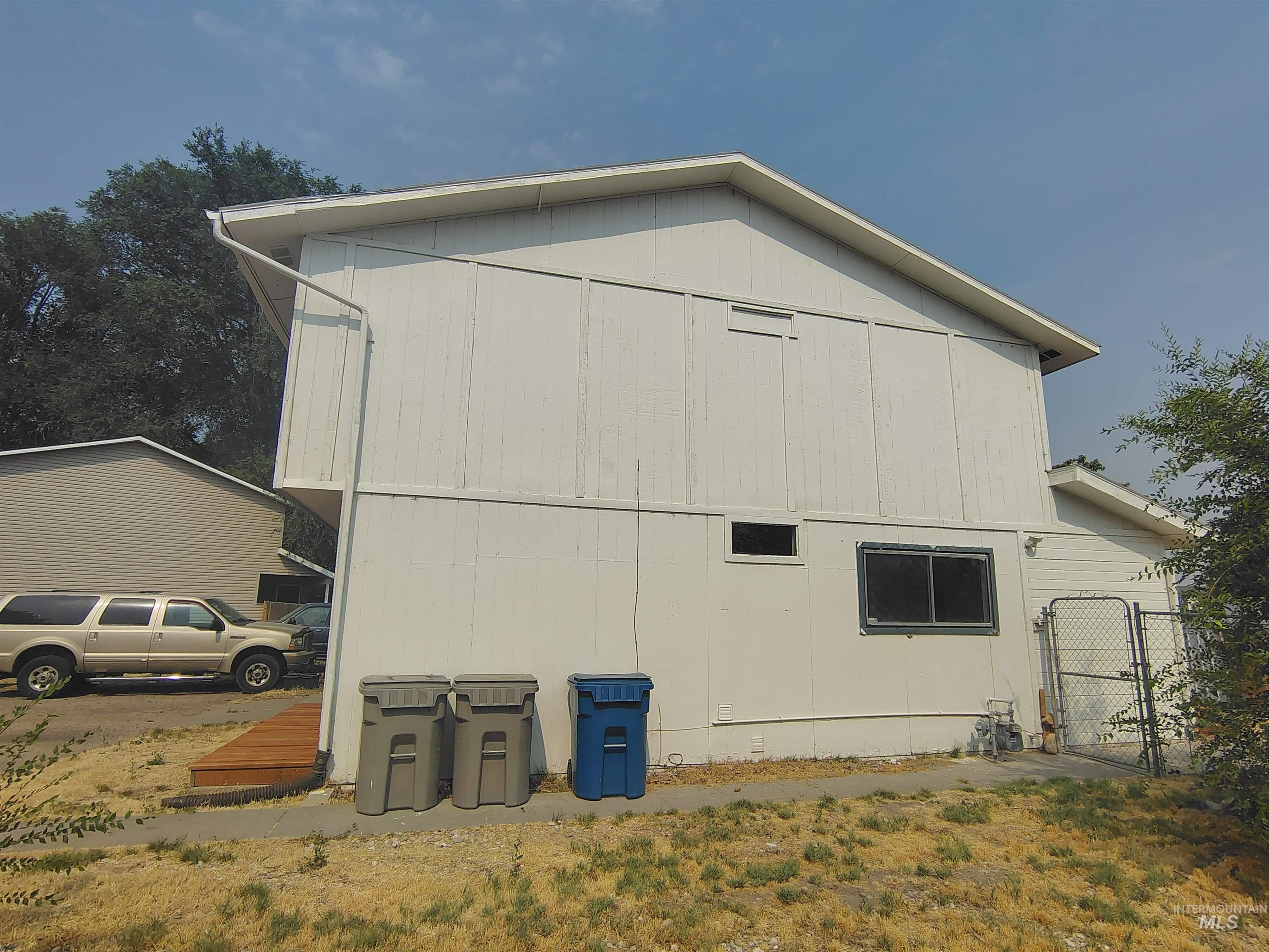 647 Brookside Ct Property Photo 44