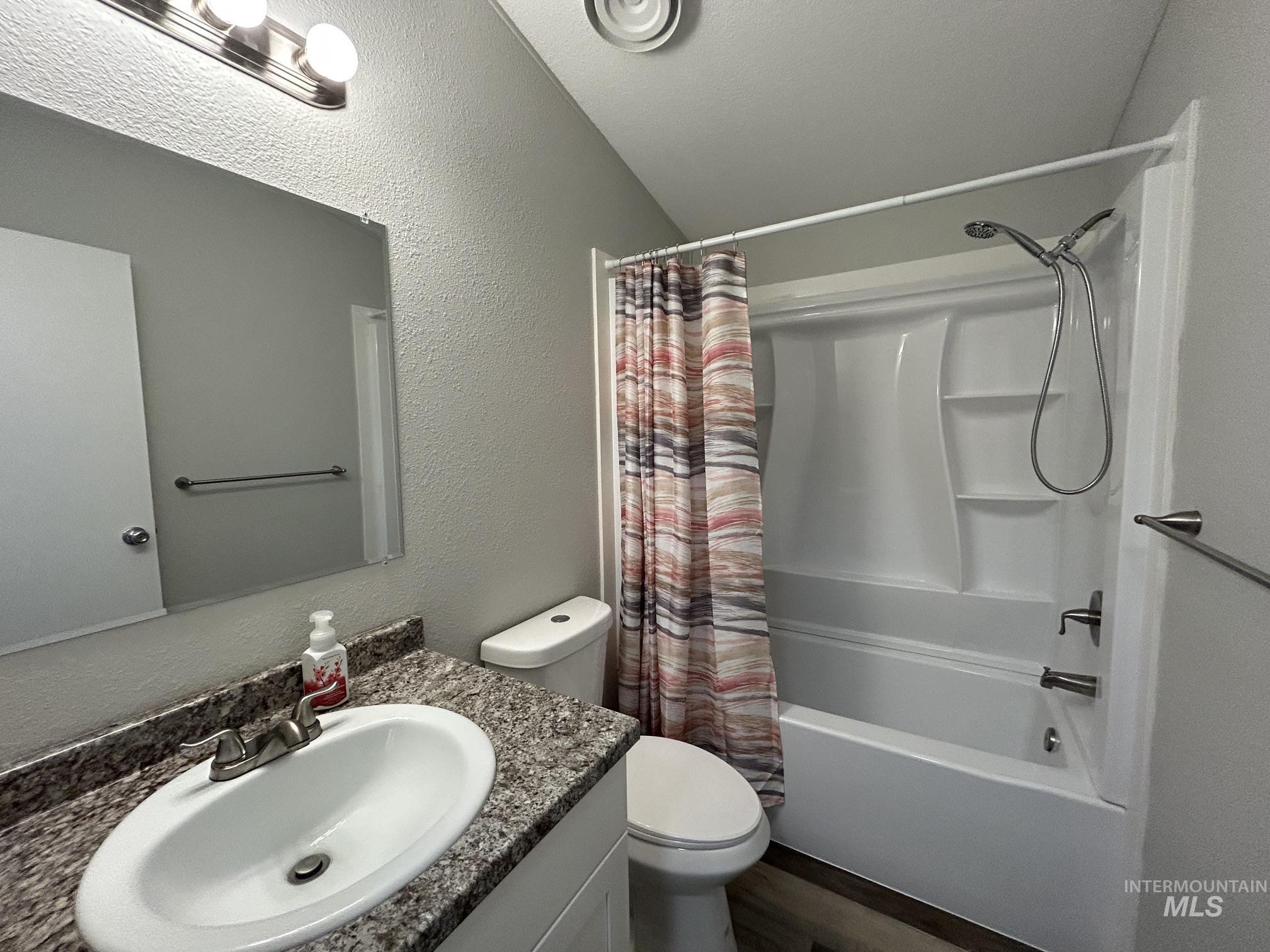 1430 Chestnut Property Photo 14