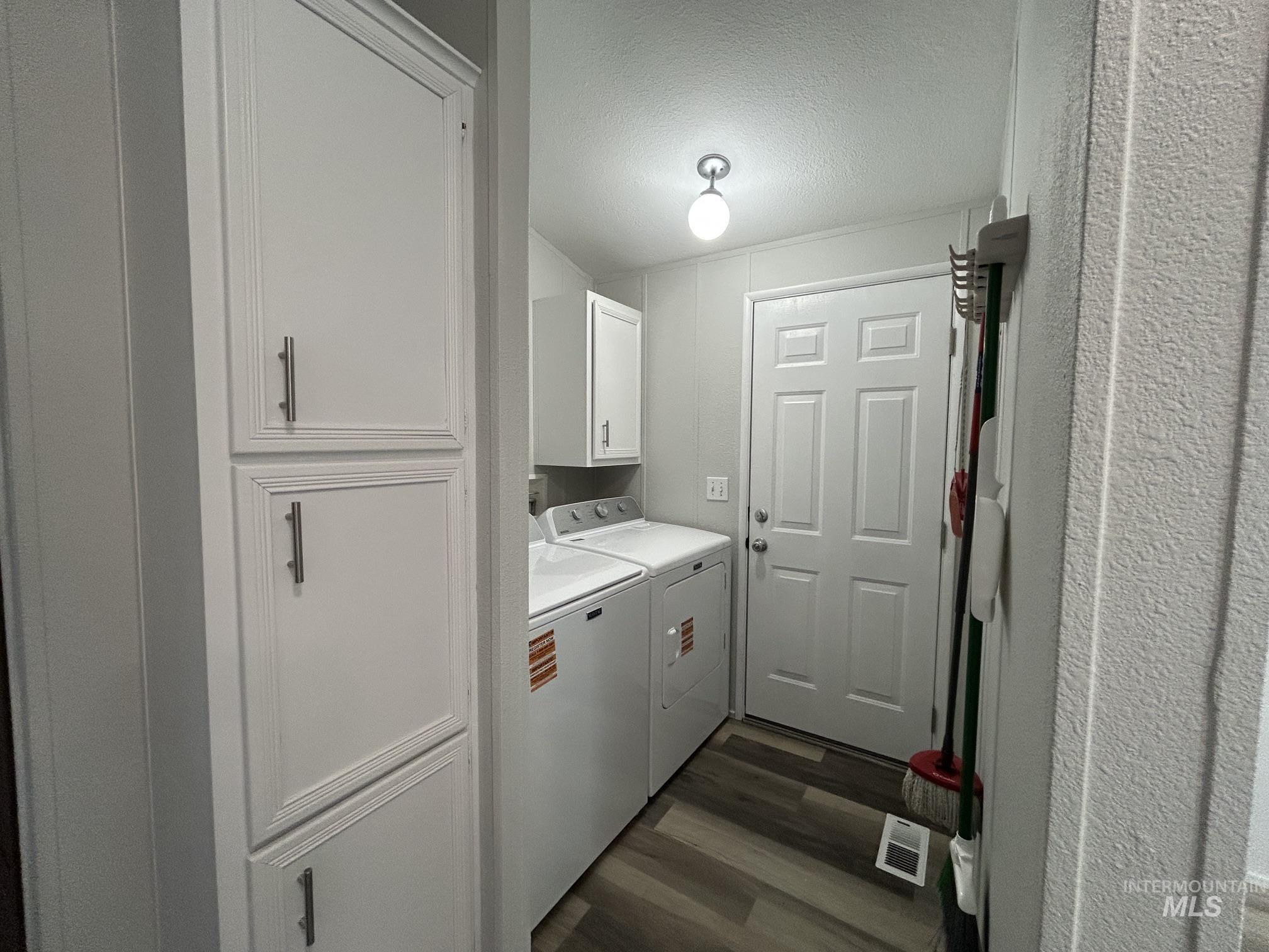 1430 Chestnut Property Photo 17