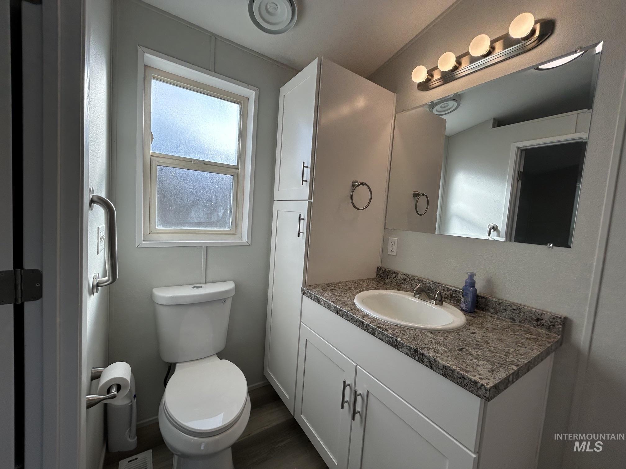 1430 Chestnut Property Photo 21