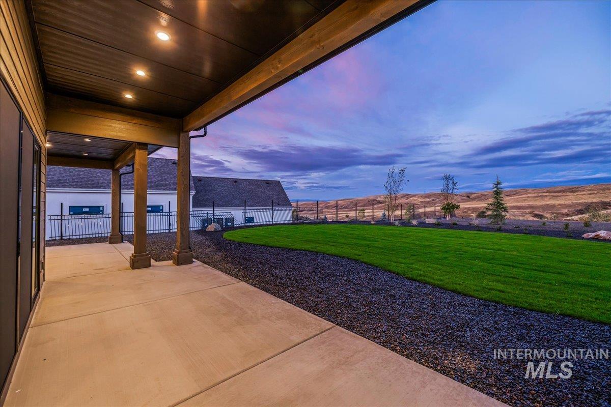 20373 N Swire Green Way Property Photo 4