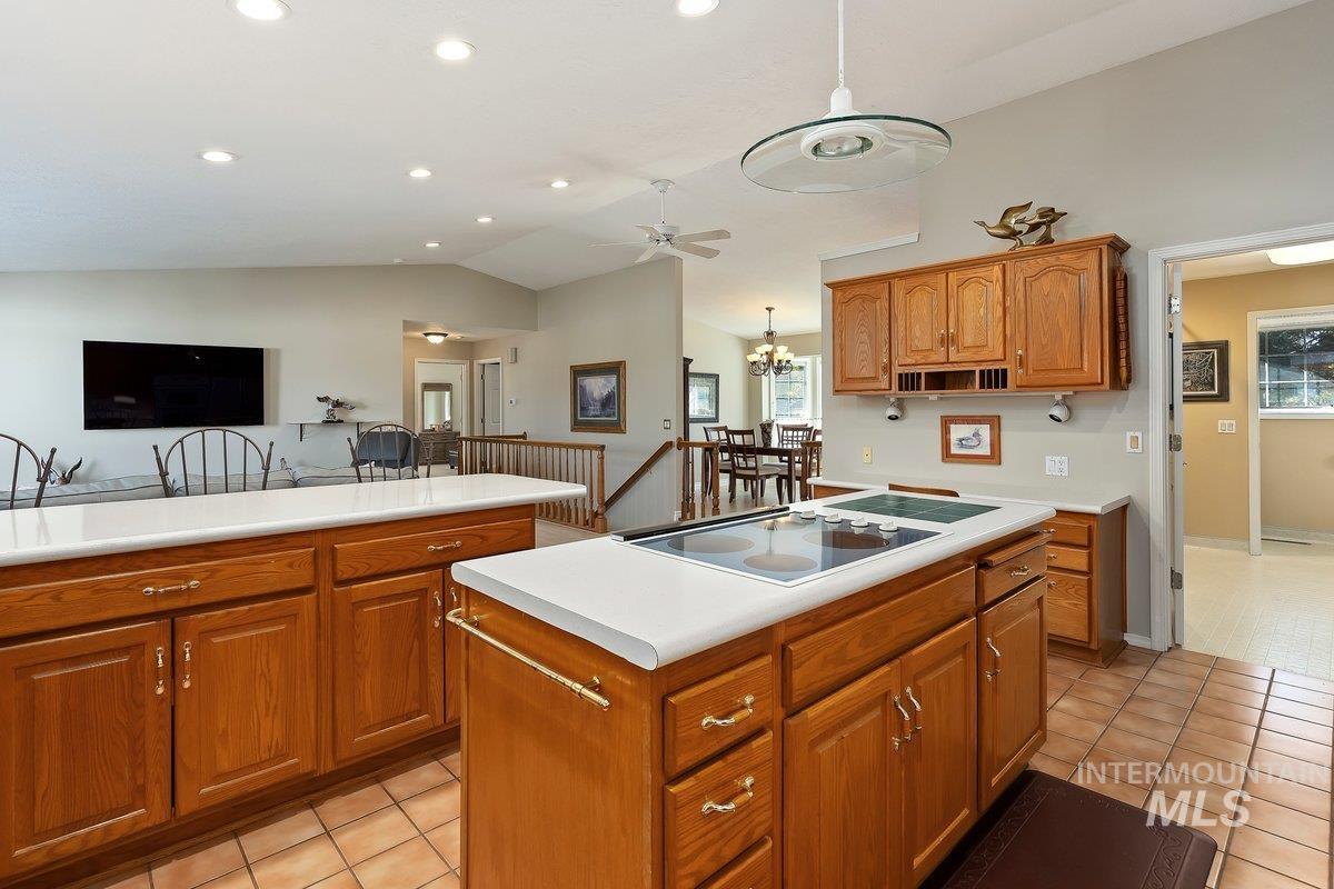 62 E 300 S Property Photo 15