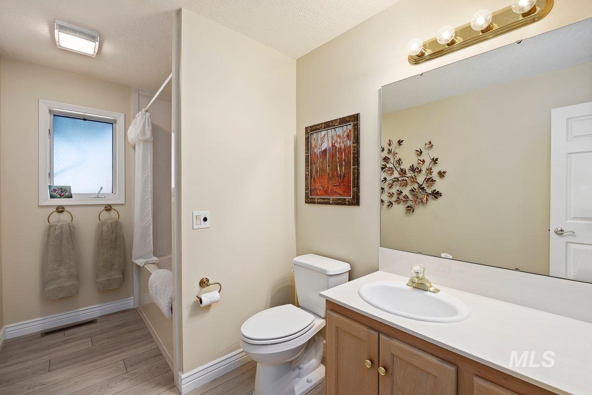 62 E 300 S Property Photo 25