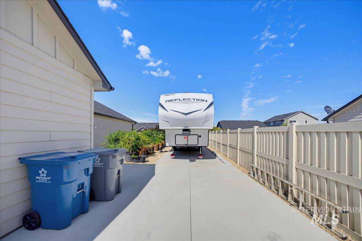 11444 Queensland Dr. Property Photo 35