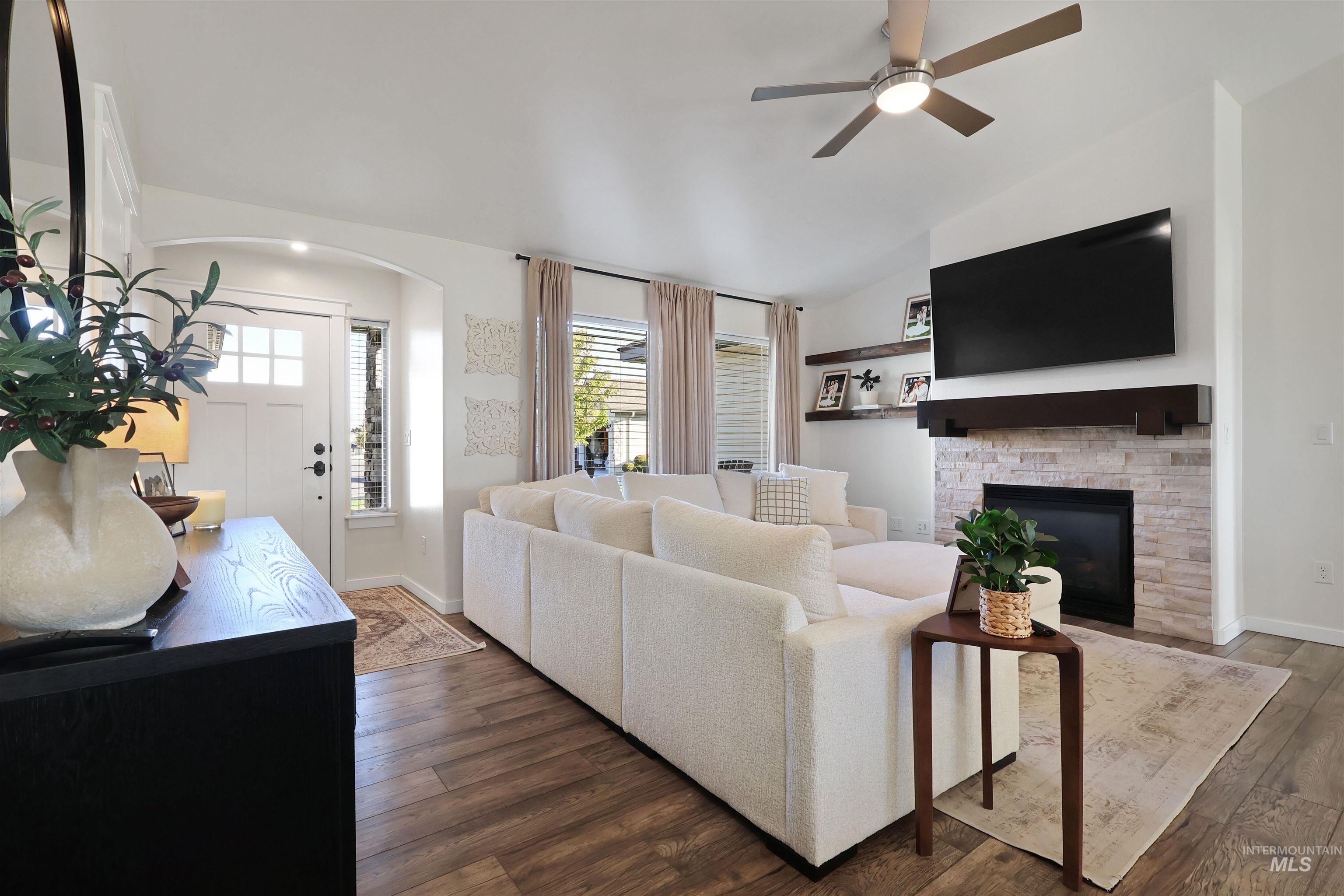 1201 Soren Way Property Photo 2