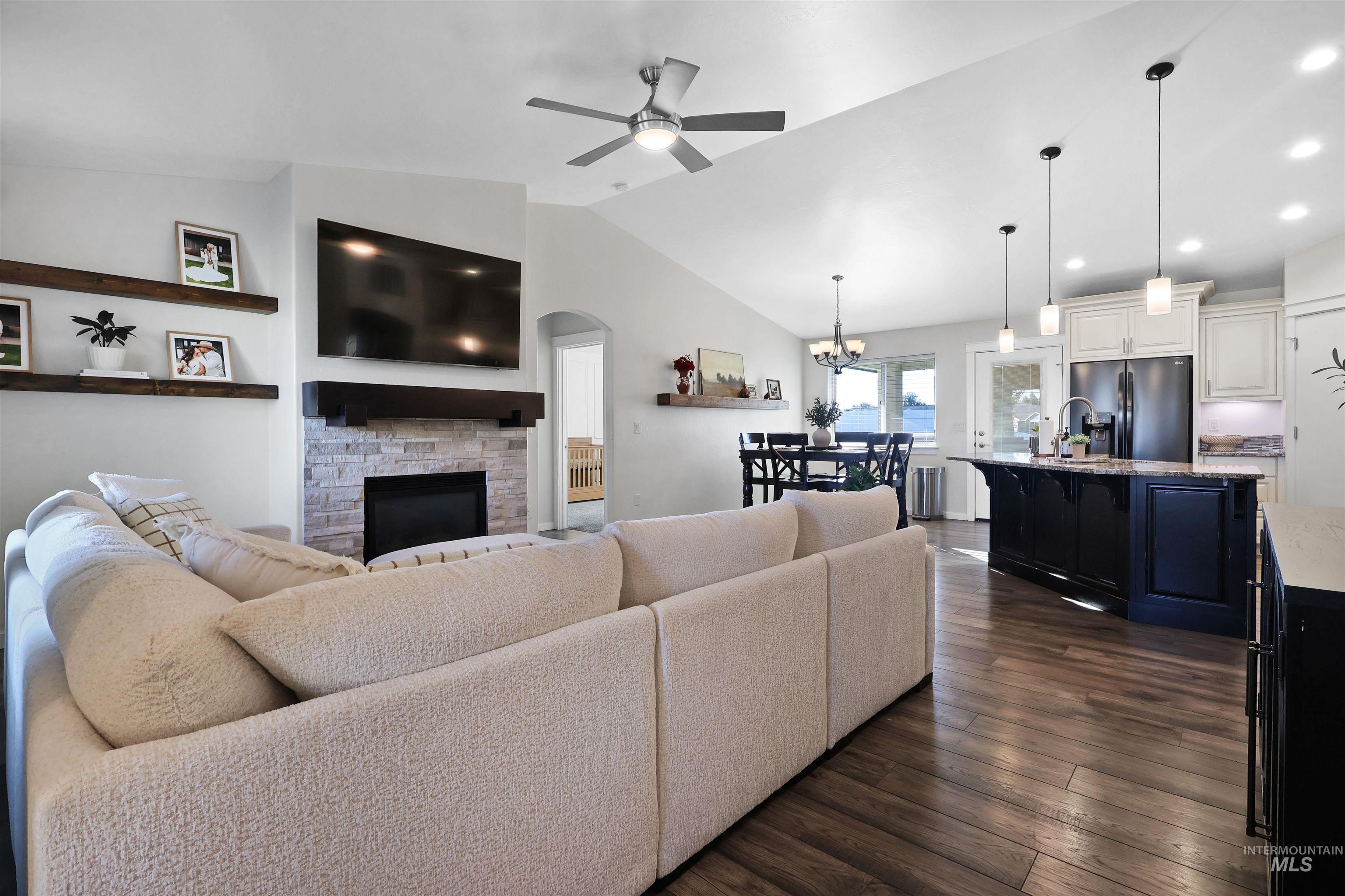 1201 Soren Way Property Photo 3