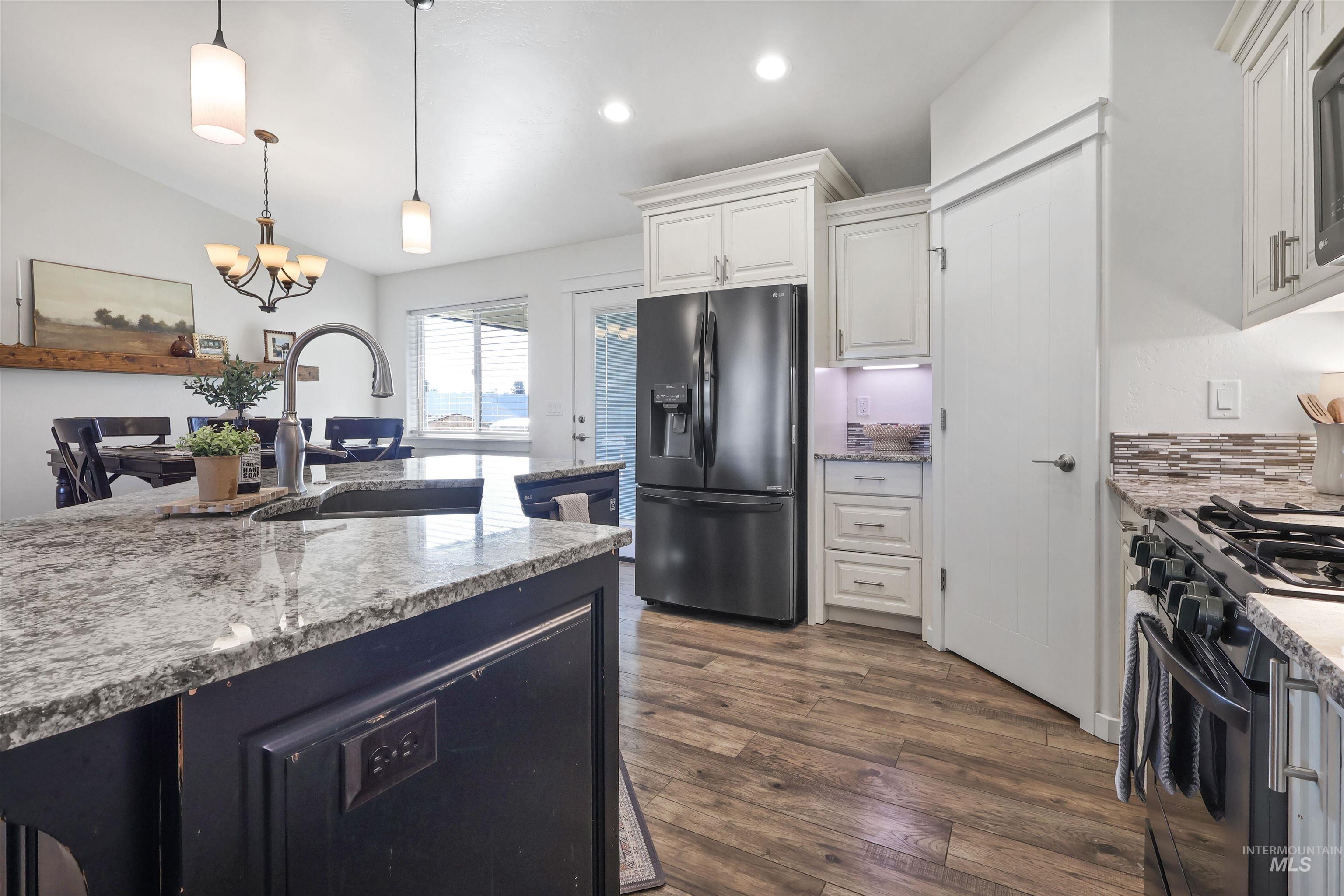1201 Soren Way Property Photo 6