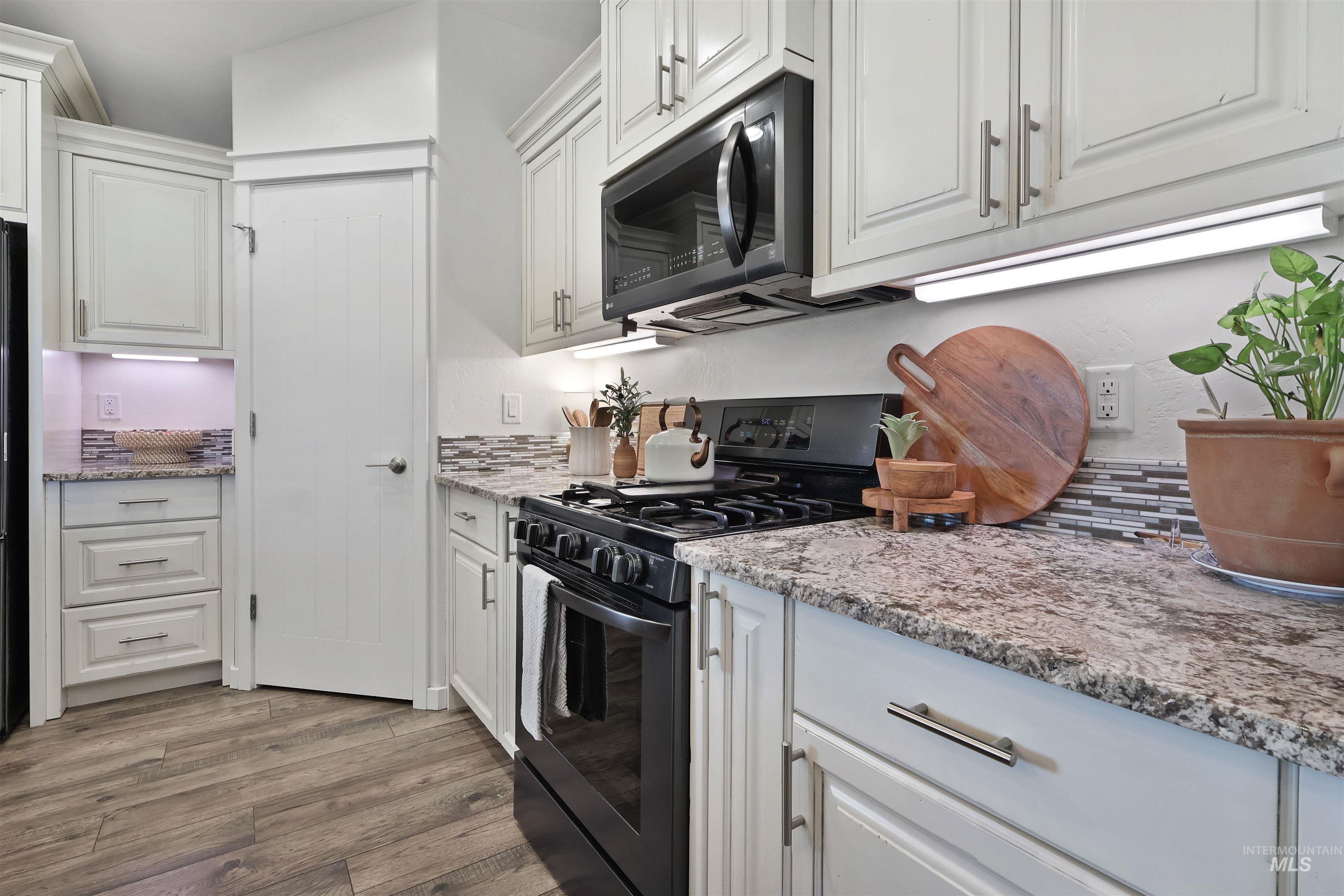 1201 Soren Way Property Photo 7