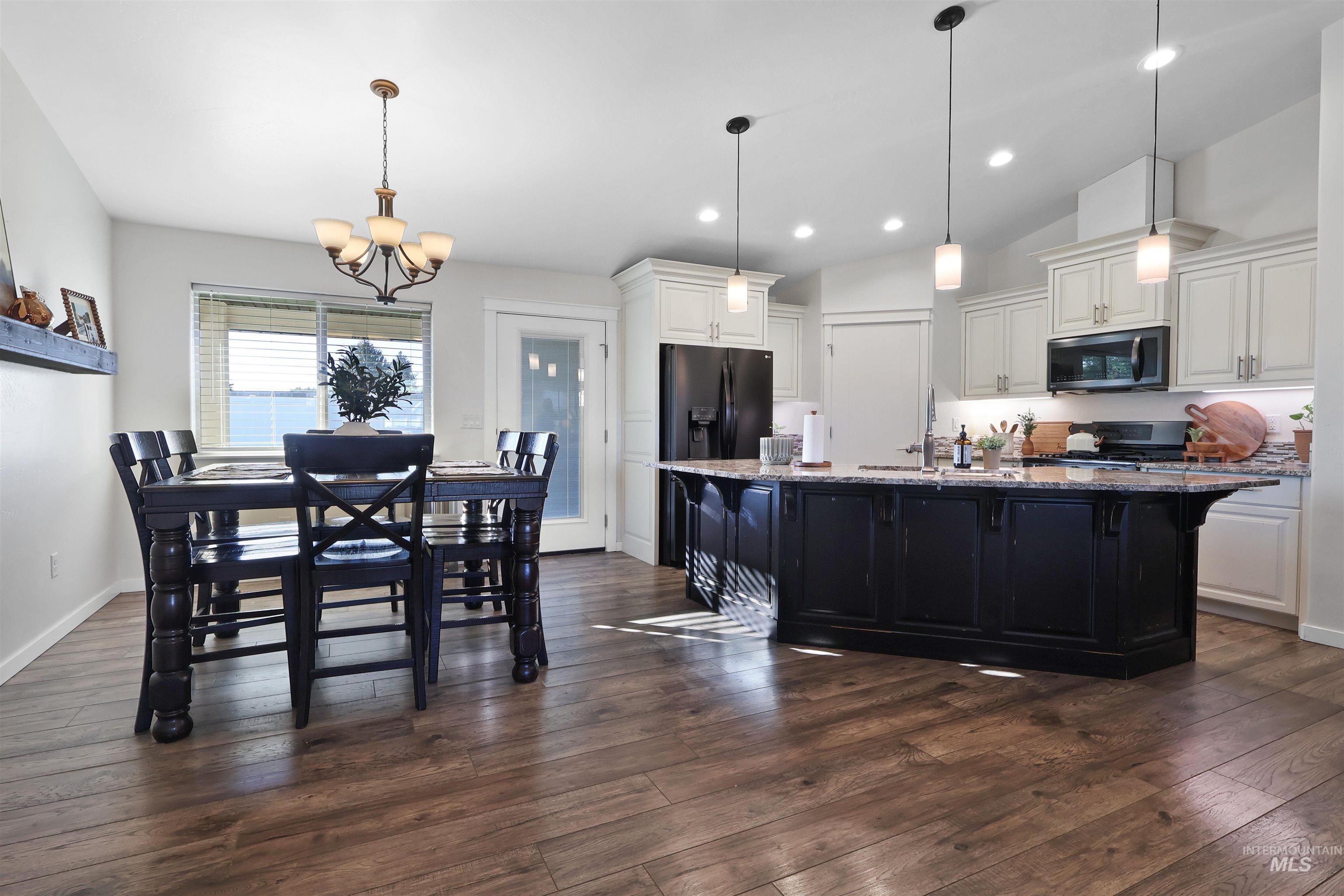 1201 Soren Way Property Photo 8