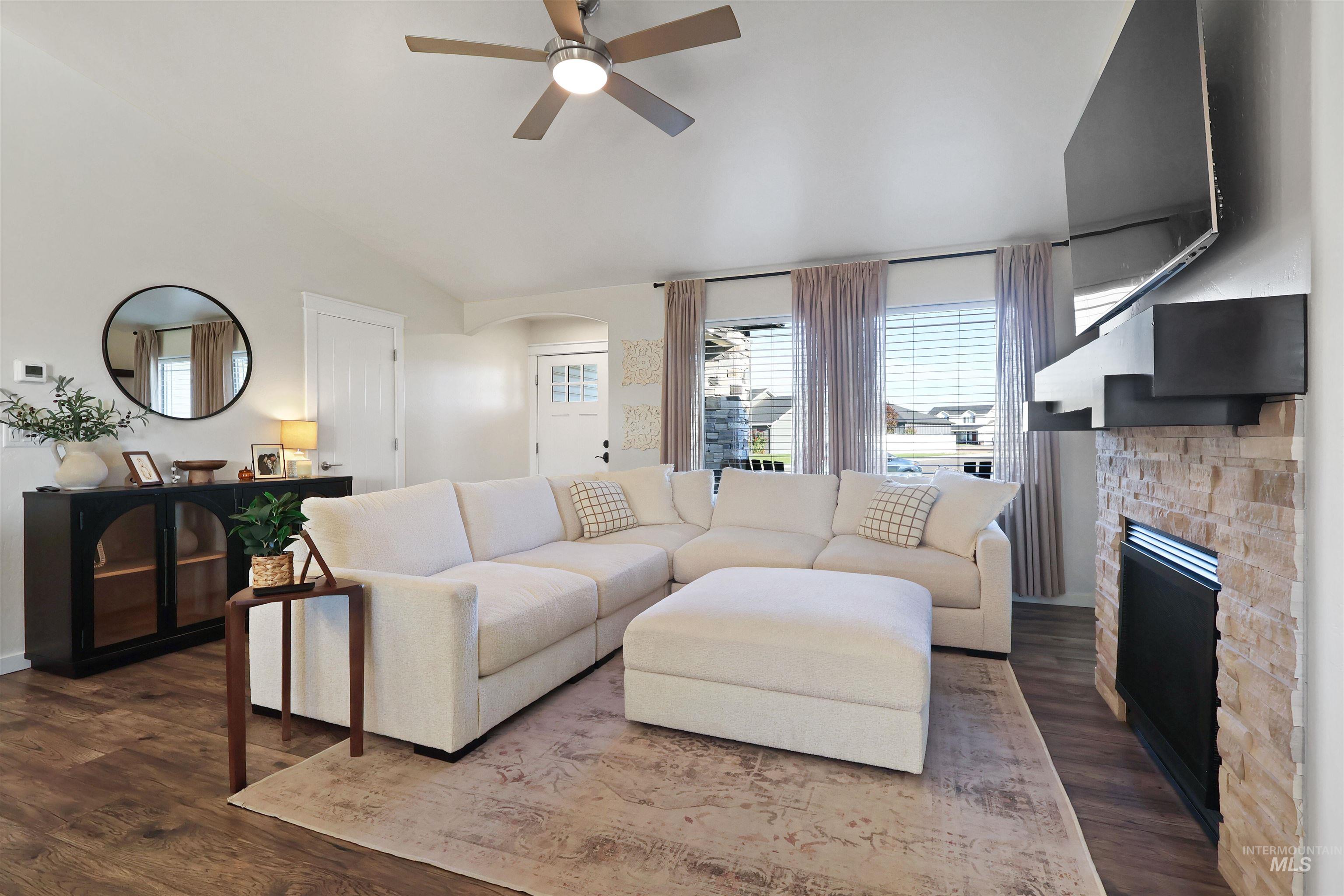 1201 Soren Way Property Photo 9