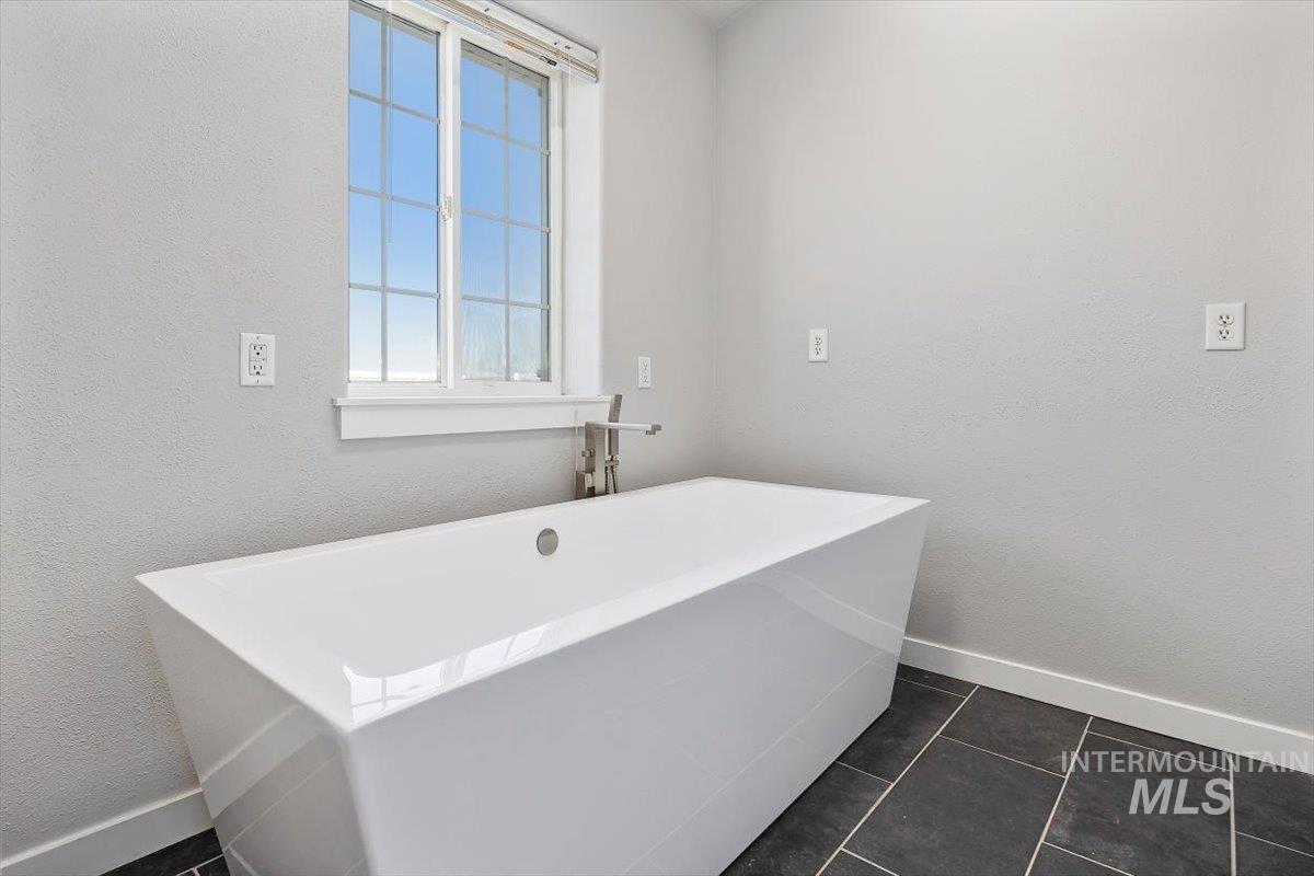 1854 E 3700 N Property Photo 25
