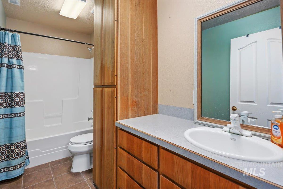 1854 E 3700 N Property Photo 28