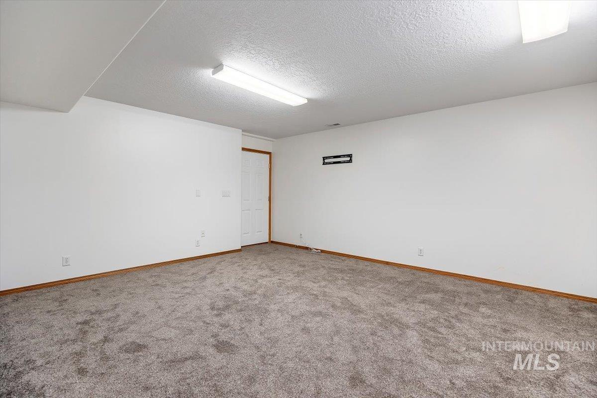 1854 E 3700 N Property Photo 31