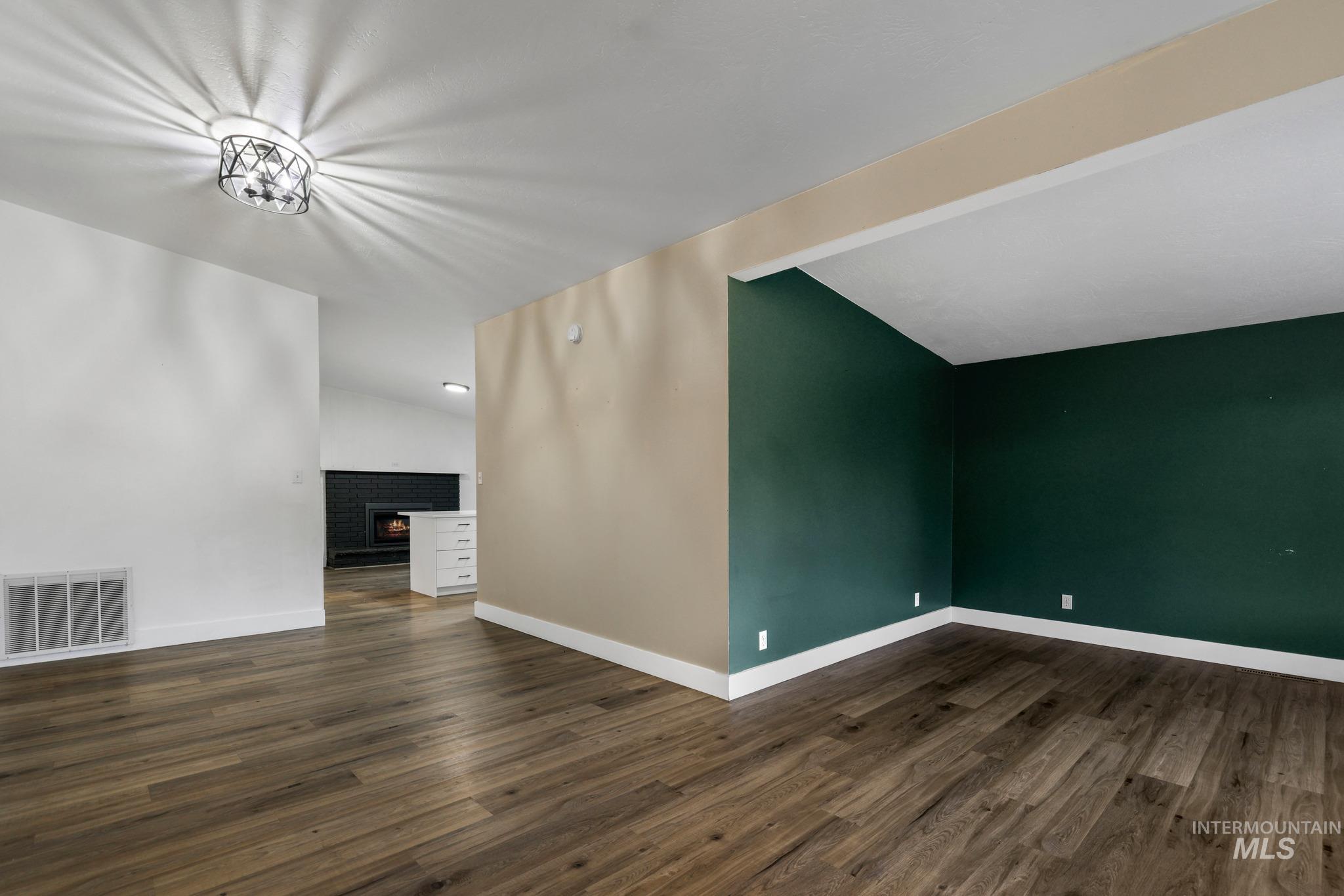 1870 Falls Ave E Property Photo 11