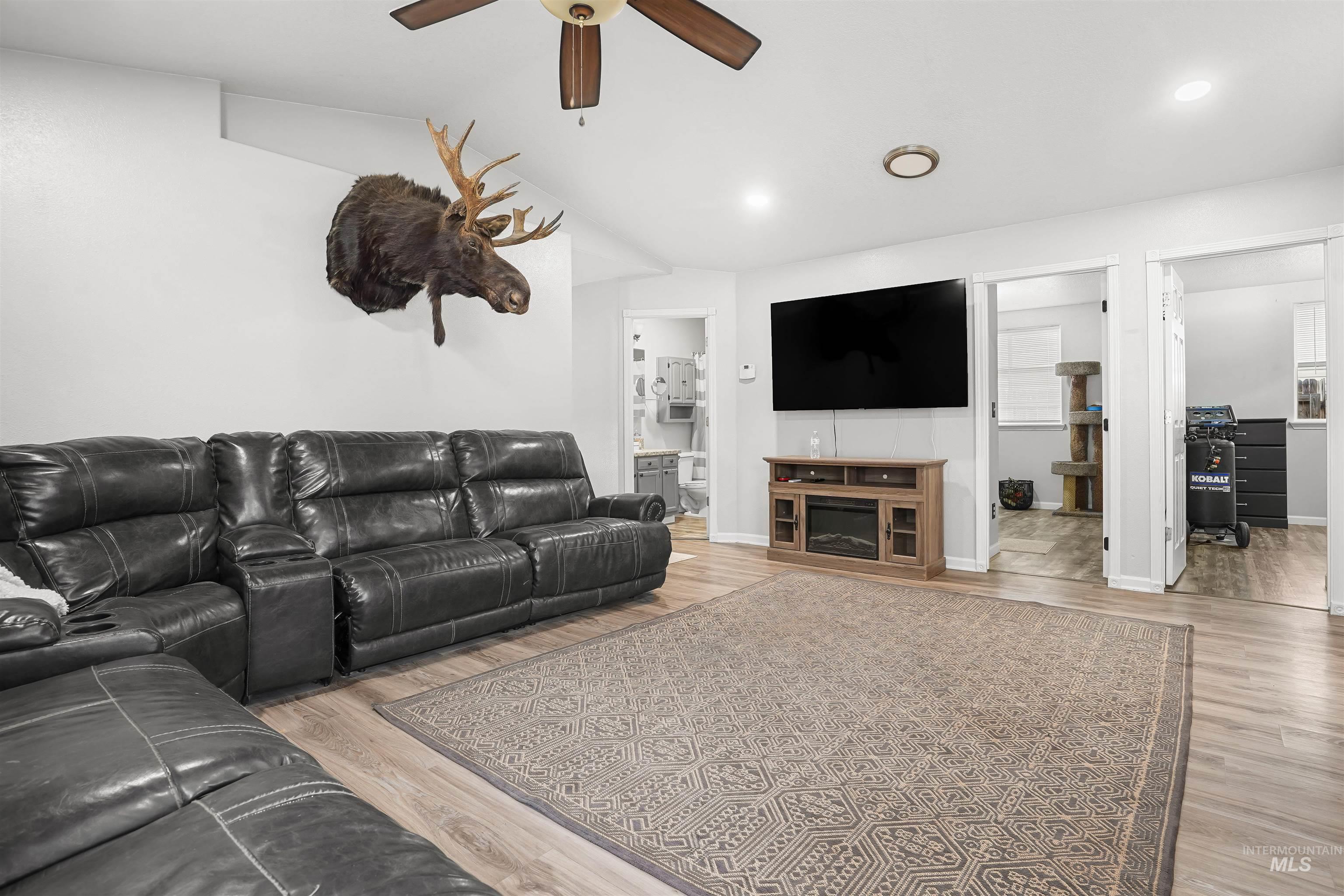 1238 Inca Dr Property Photo 2