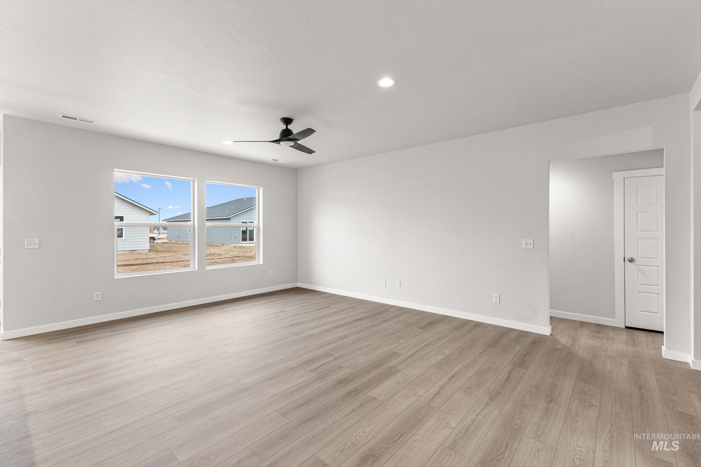 5335 E Rolling Thunder Ct Property Photo 7