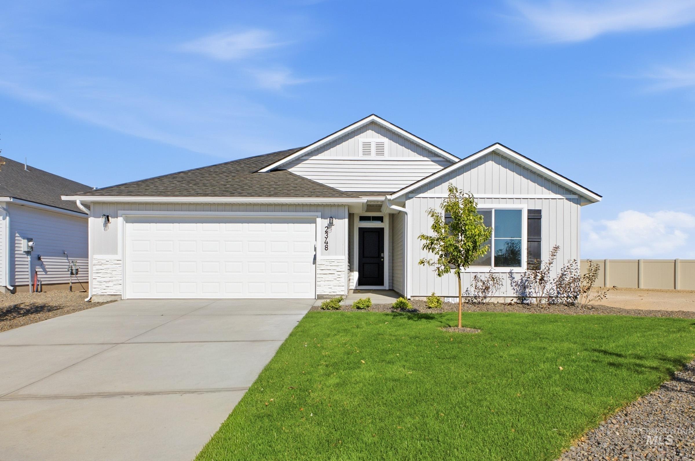 5321 E Rolling Thunder Ct Property Photo 1