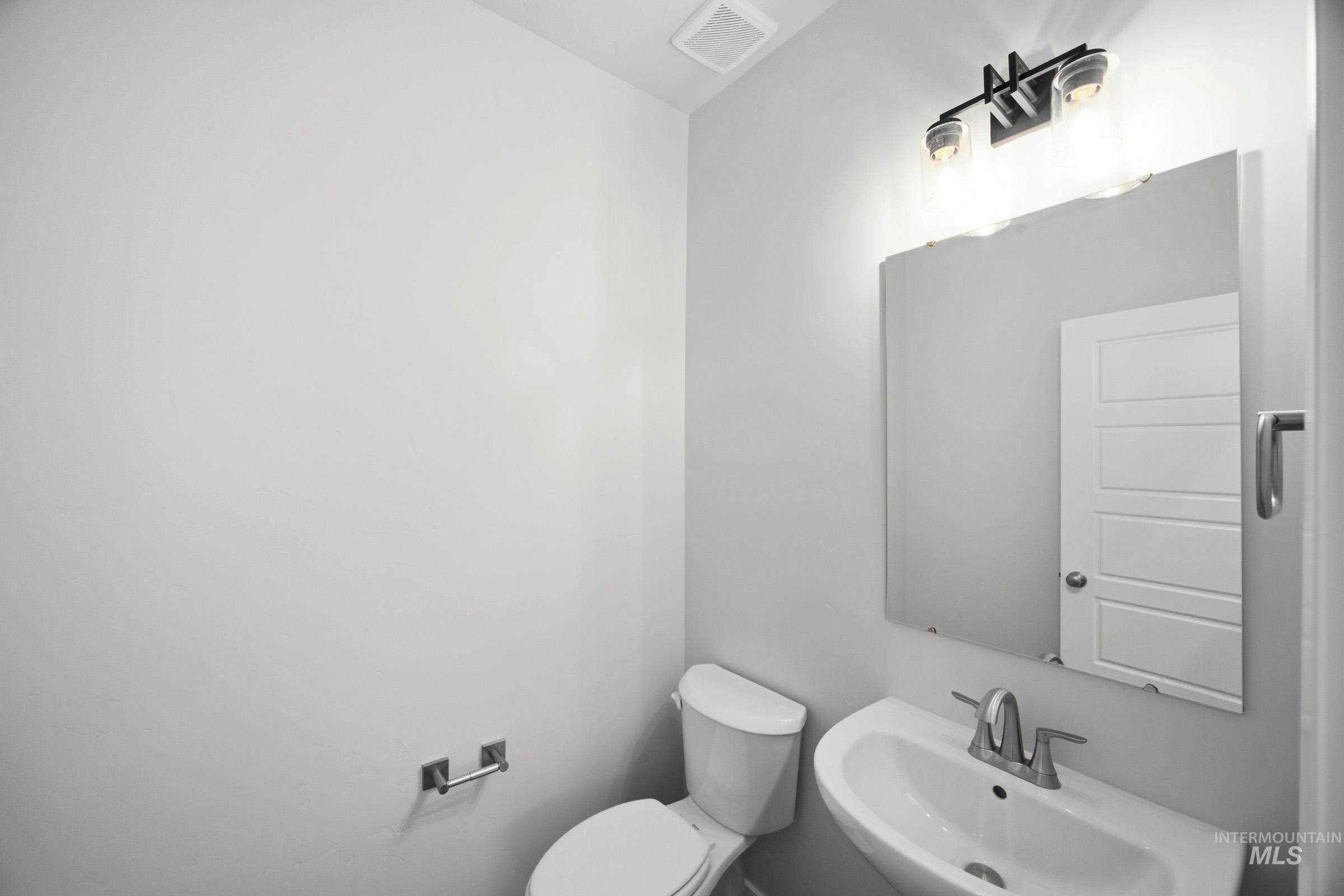 6762 S Arista Ave Property Photo 10