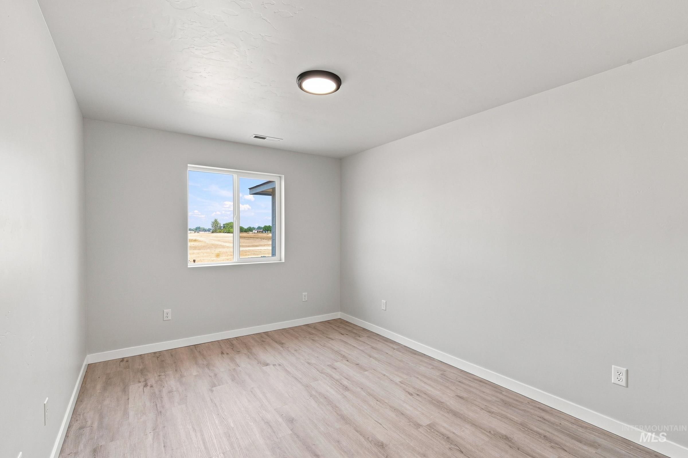 2295 N 8th E St Property Photo 17