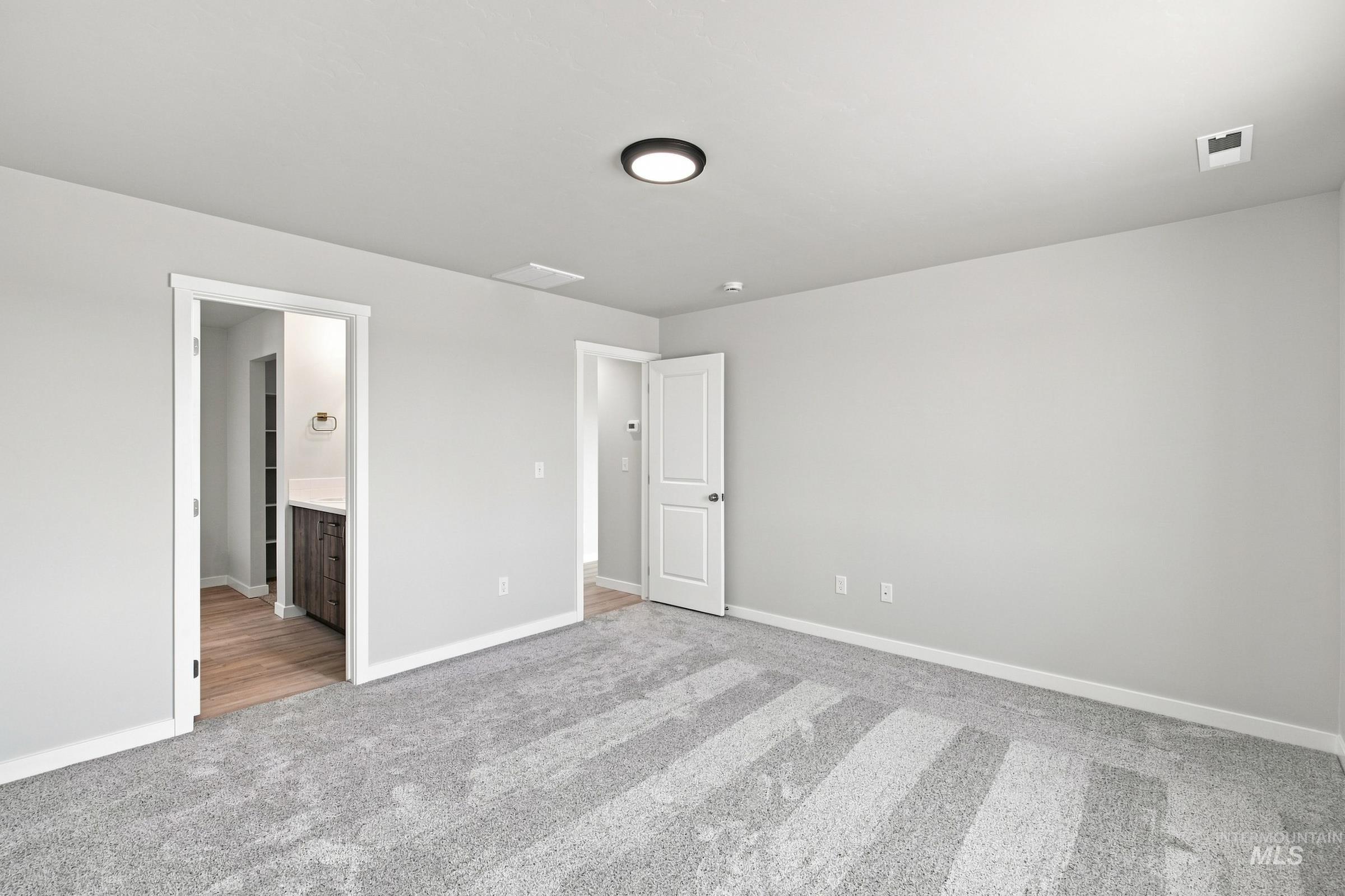 2295 N 8th E St Property Photo 20