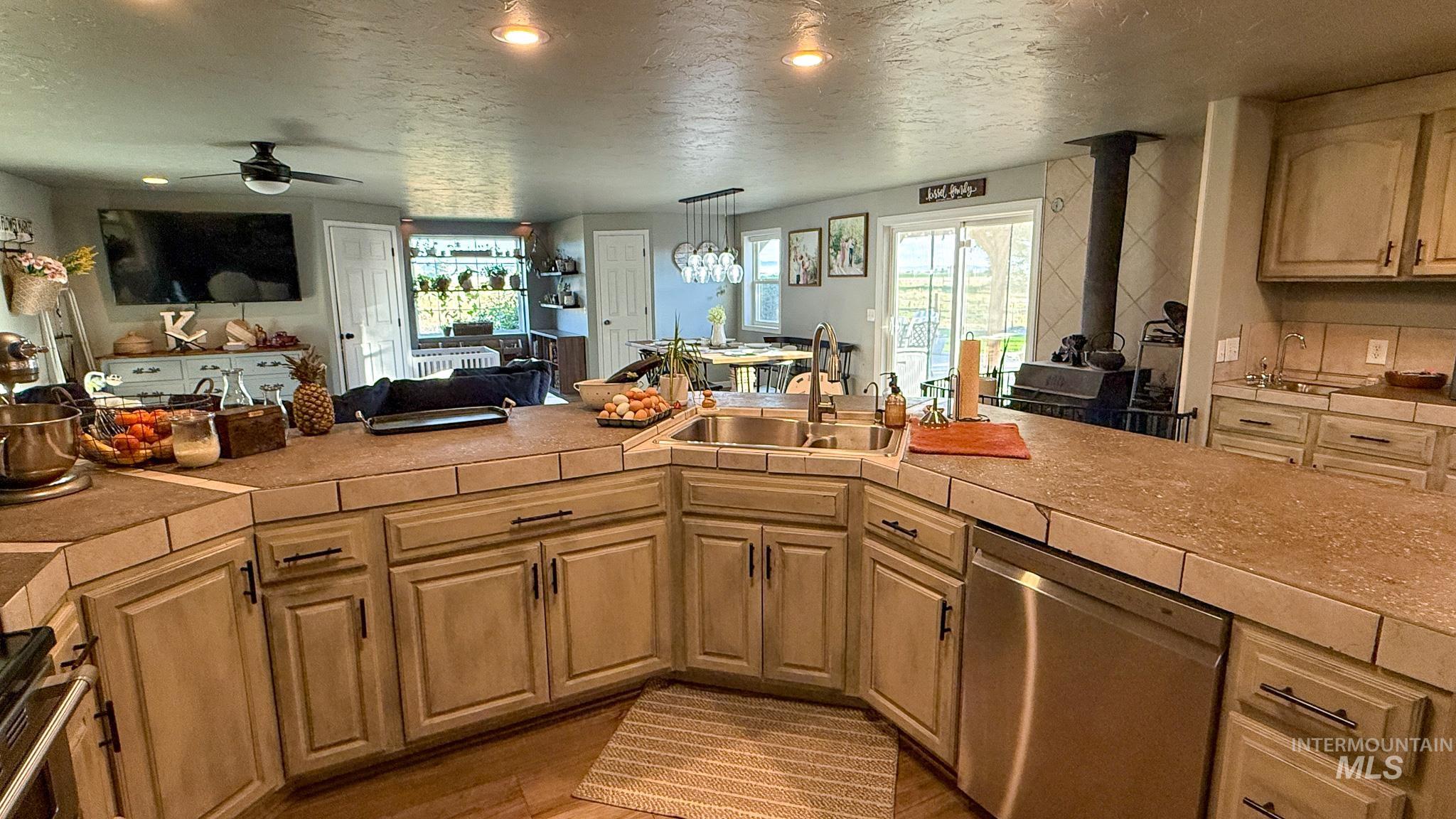 1656 Highway 46 Property Photo 9
