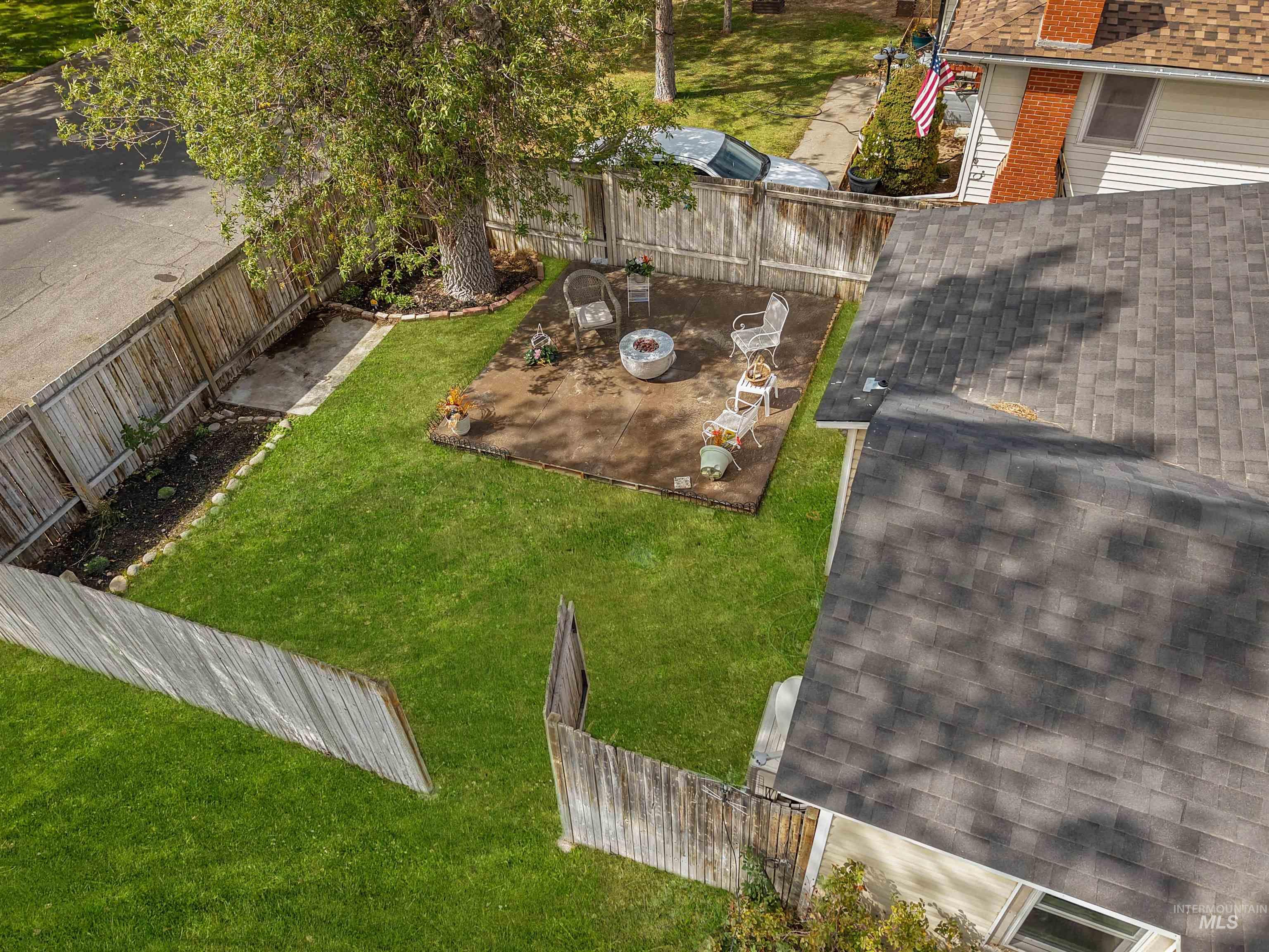300 14th Ave N Property Photo 16