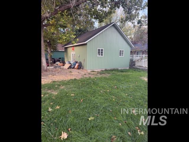 2621 N Mountain View Dr Property Photo 2