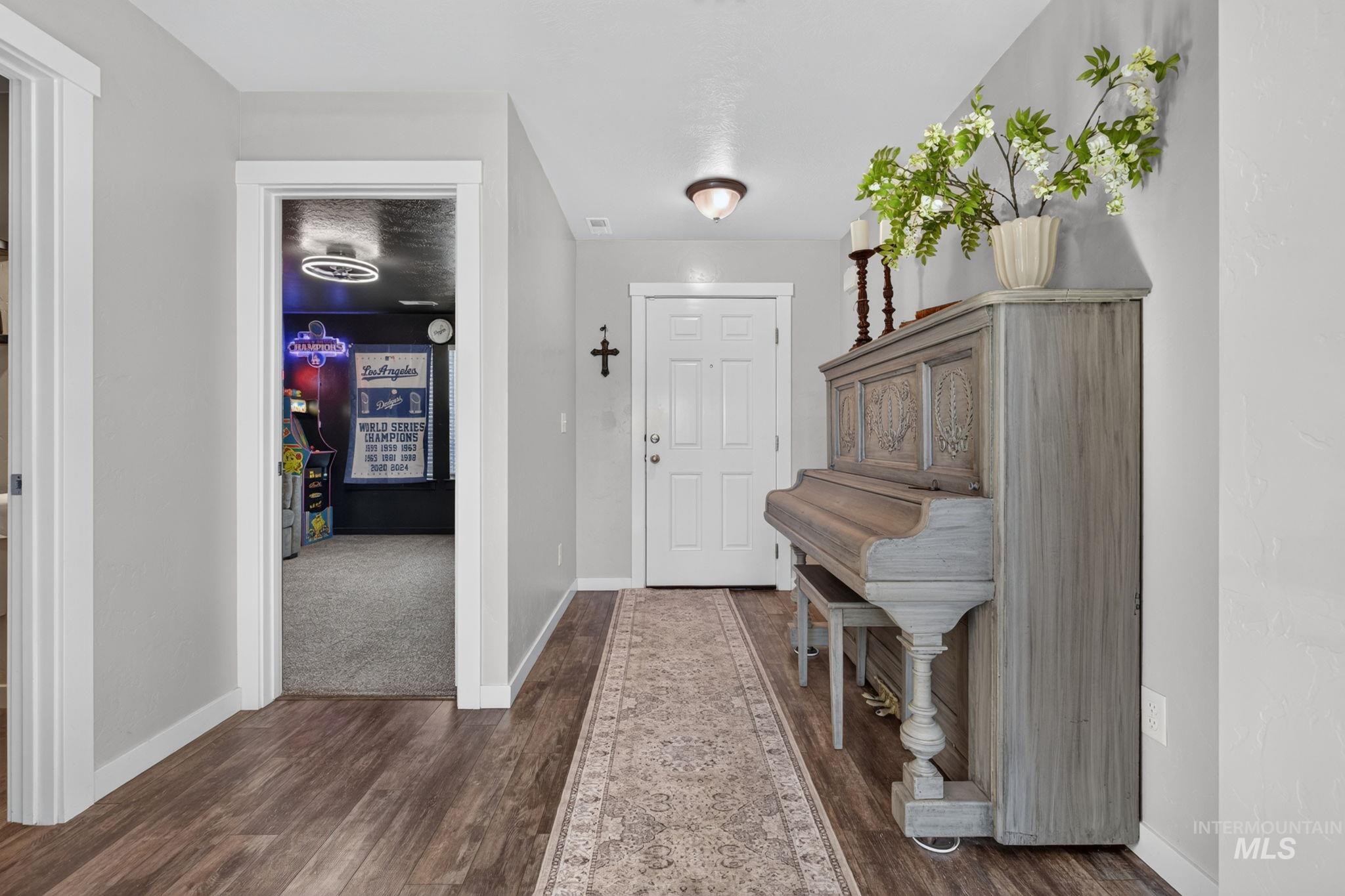 15304 Hanks Way Property Photo 6