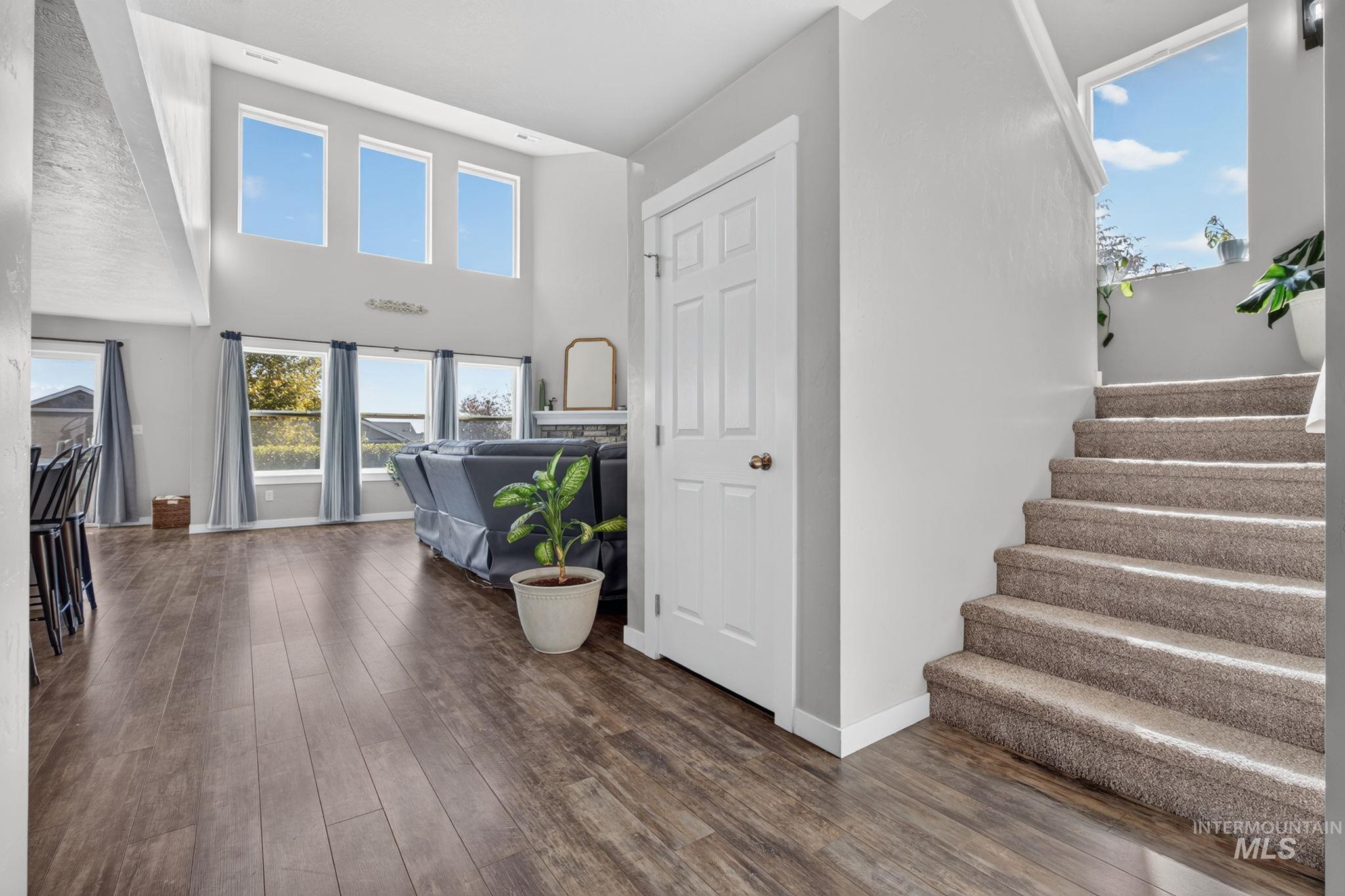 15304 Hanks Way Property Photo 8