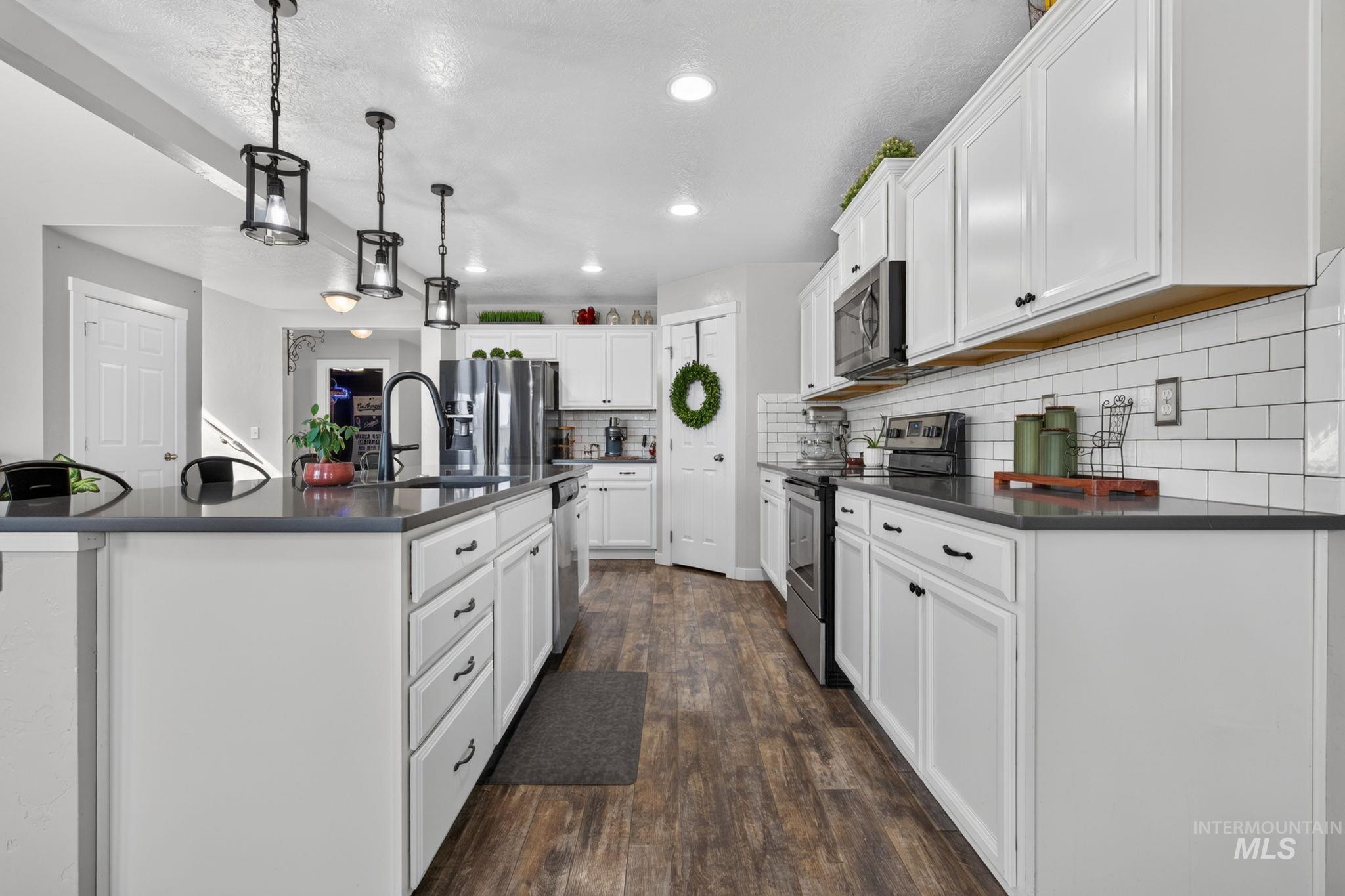 15304 Hanks Way Property Photo 15