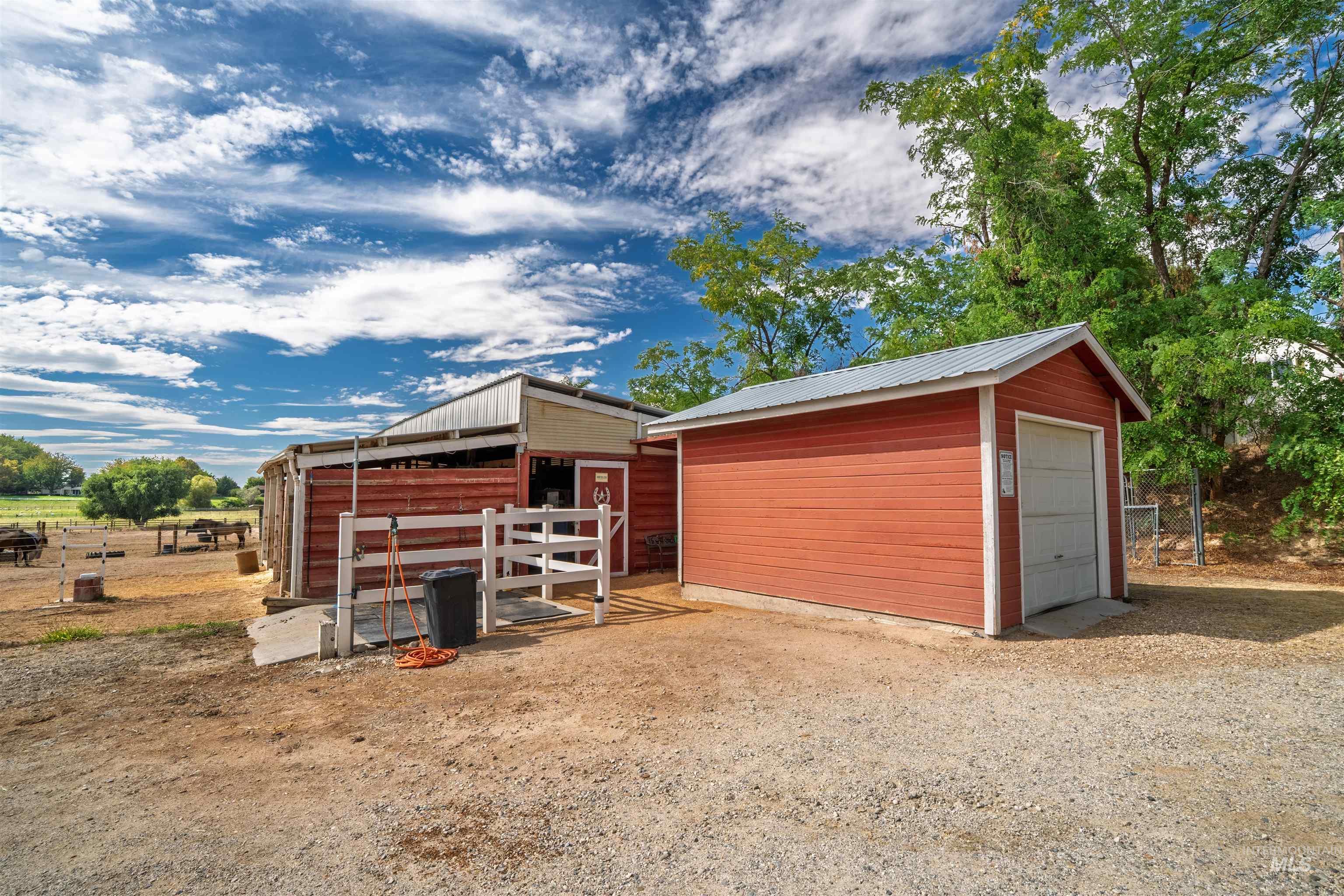1381 W Meander Dr Property Photo 39
