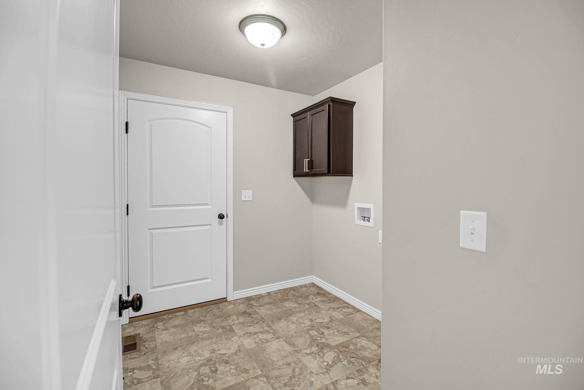672 Heidi Ave Property Photo 20