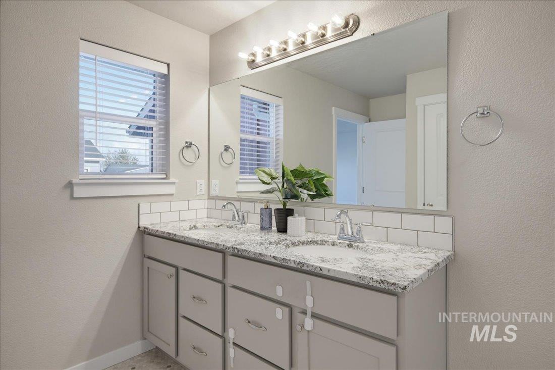 391 N Traquair Ln Property Photo 14