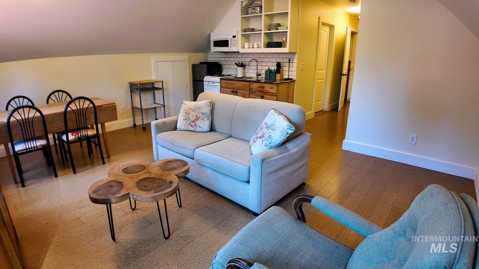99002174 Property Photo 24