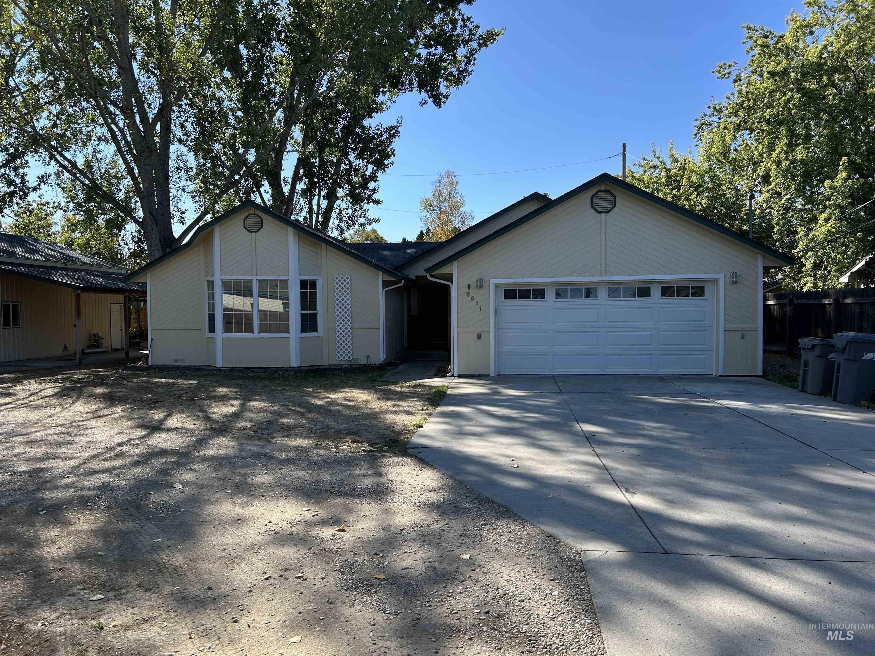 8611 W Cory Ln. Property Photo 1