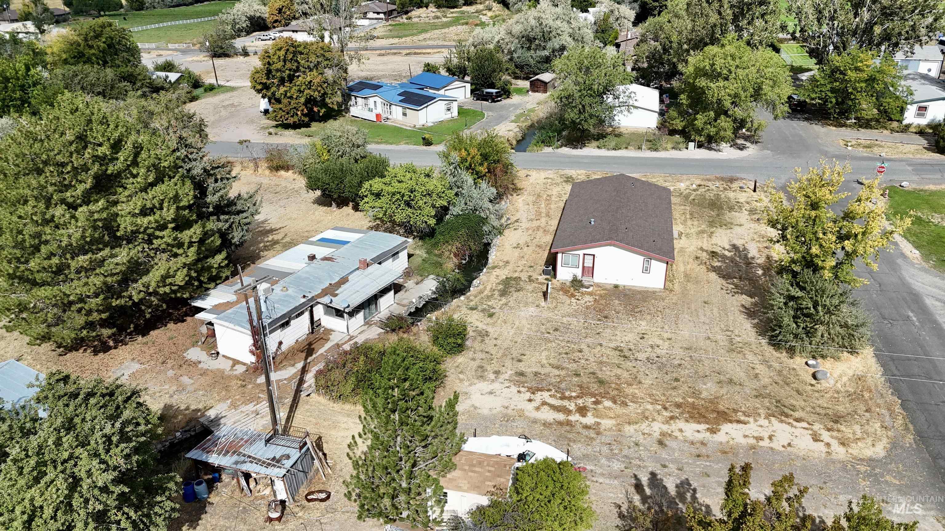 250 S 2nd Ave Property Photo 6