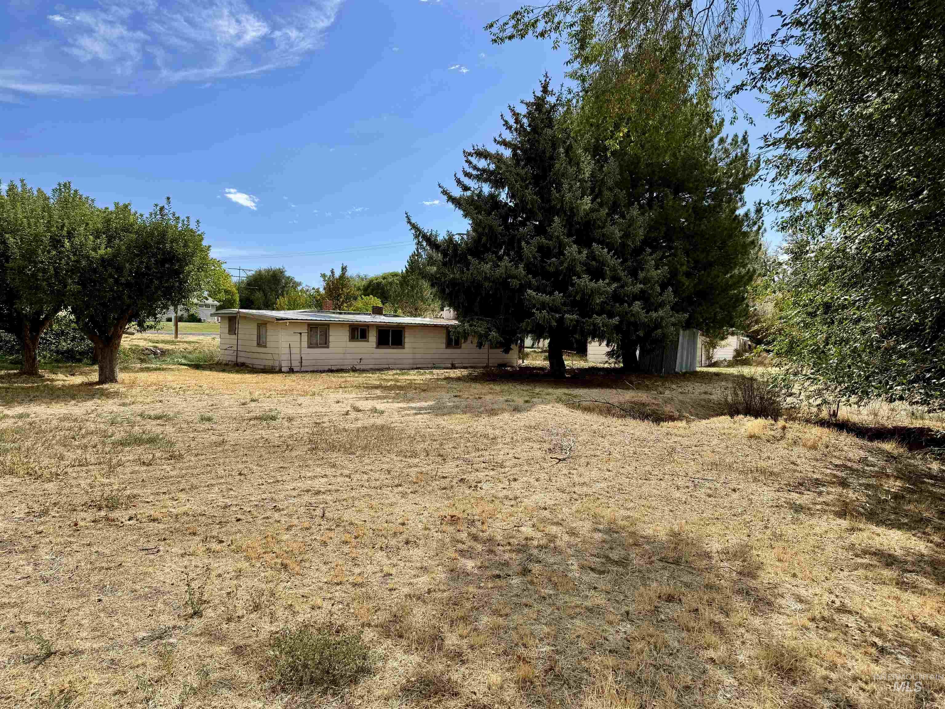250 S 2nd Ave Property Photo 22